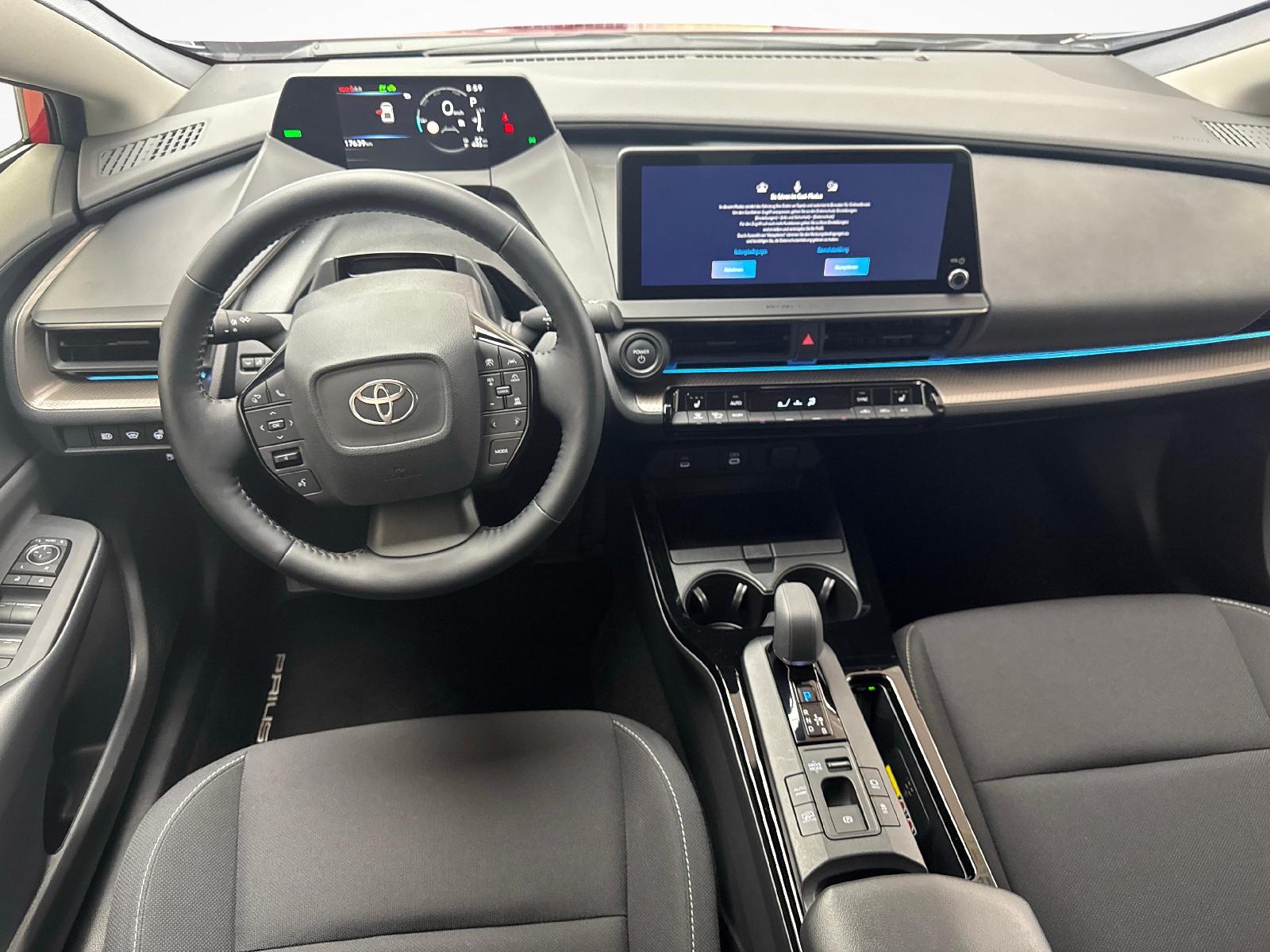 TOYOTA Prius 2.0 Plug-In-Hybrid Style-image-8