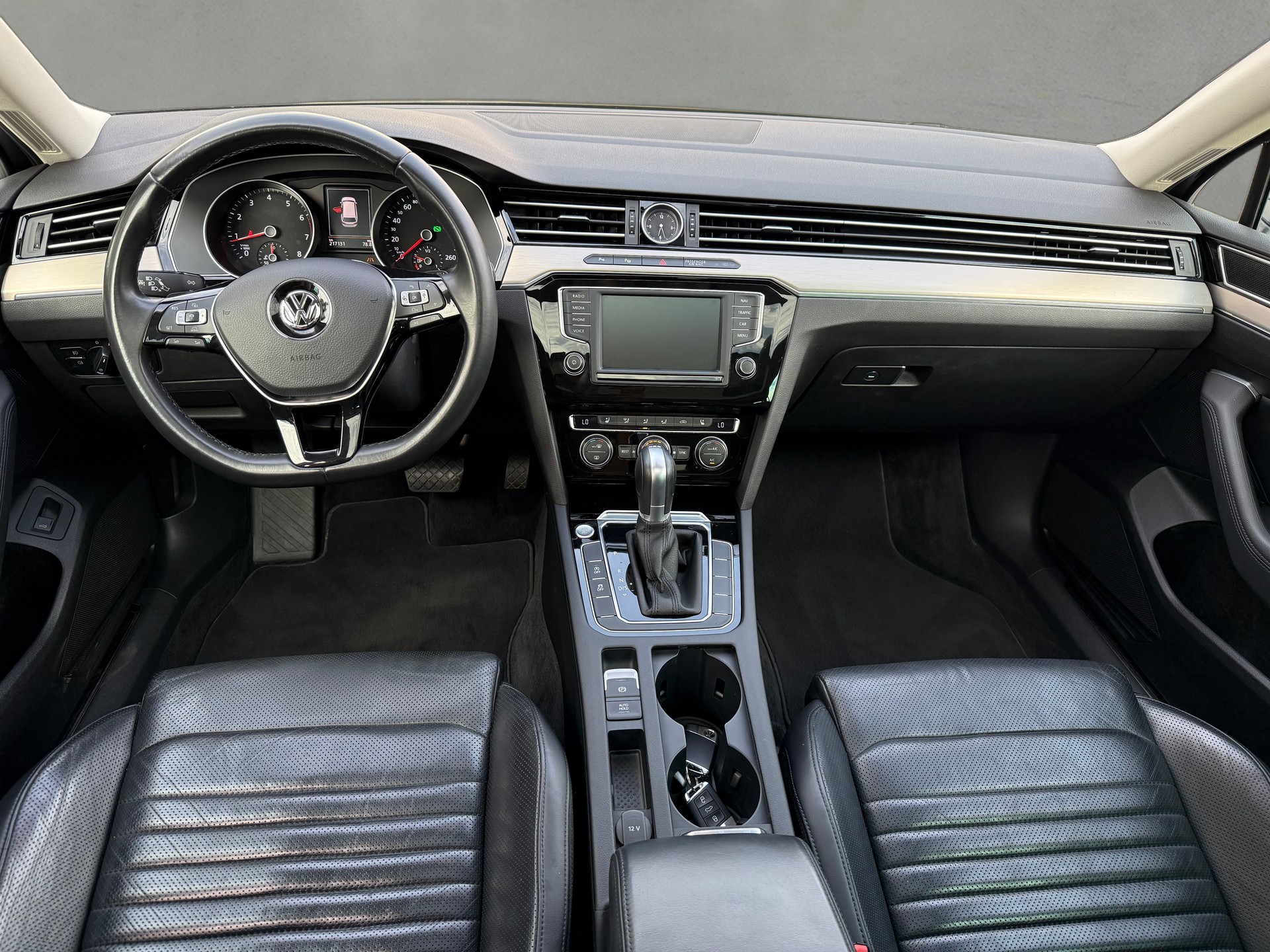 VW Passat Variant 1.8 TSI BMT Highline DSG 4matic-image-9