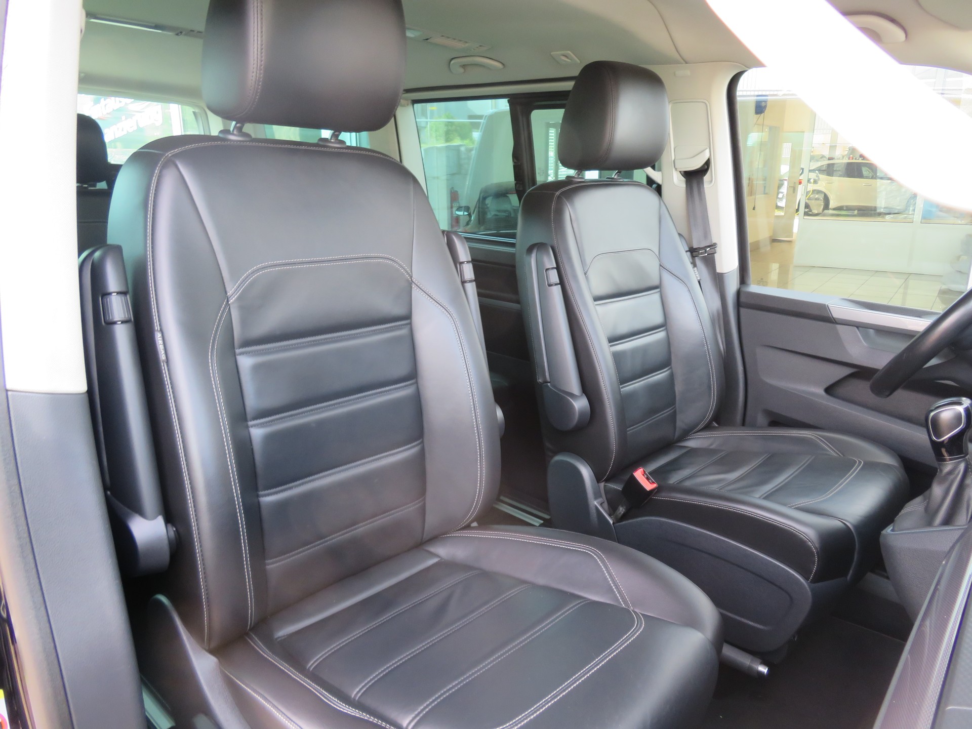 VW T6.1 Multivan 2.0 Bi-TDI Highline 4Motion DSG-image-14