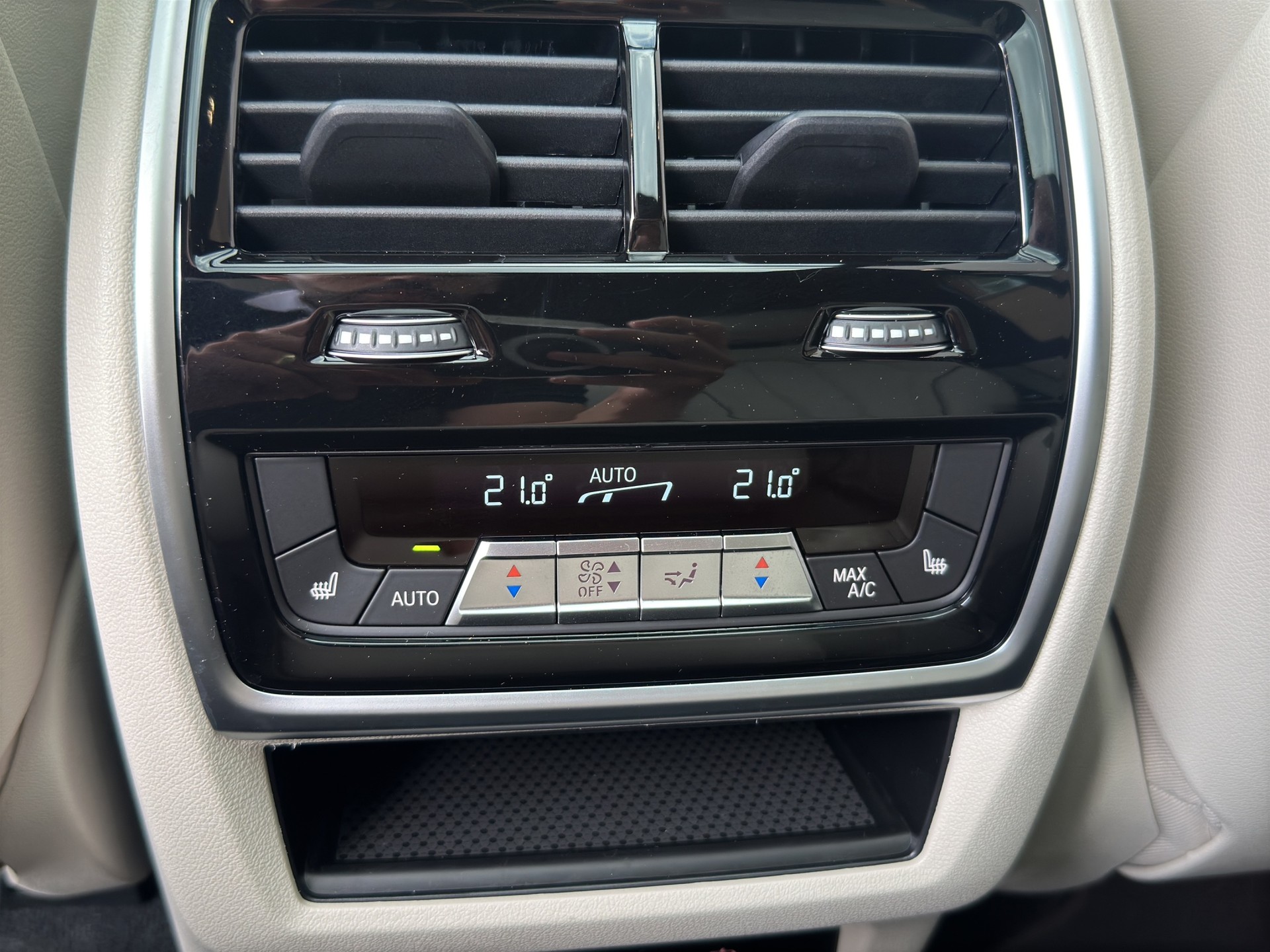 BMW X7 xDrive 48V 40d M Sport Pro (CH) AHK FACELIFT INDIVIDUAL-image-26