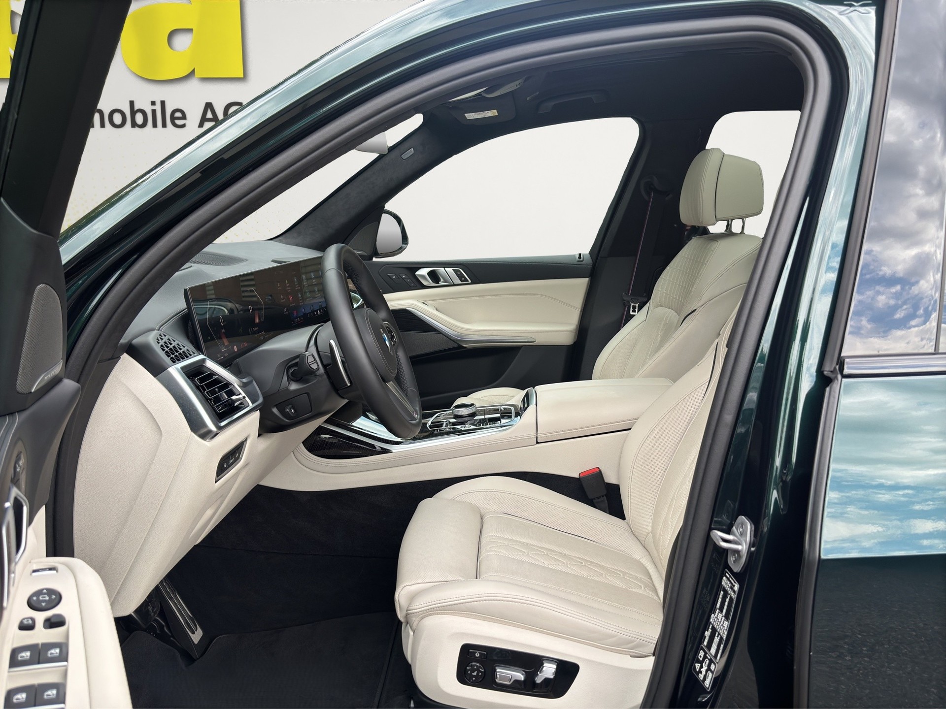 BMW X7 xDrive 48V 40d M Sport Pro (CH) AHK FACELIFT INDIVIDUAL-image-10