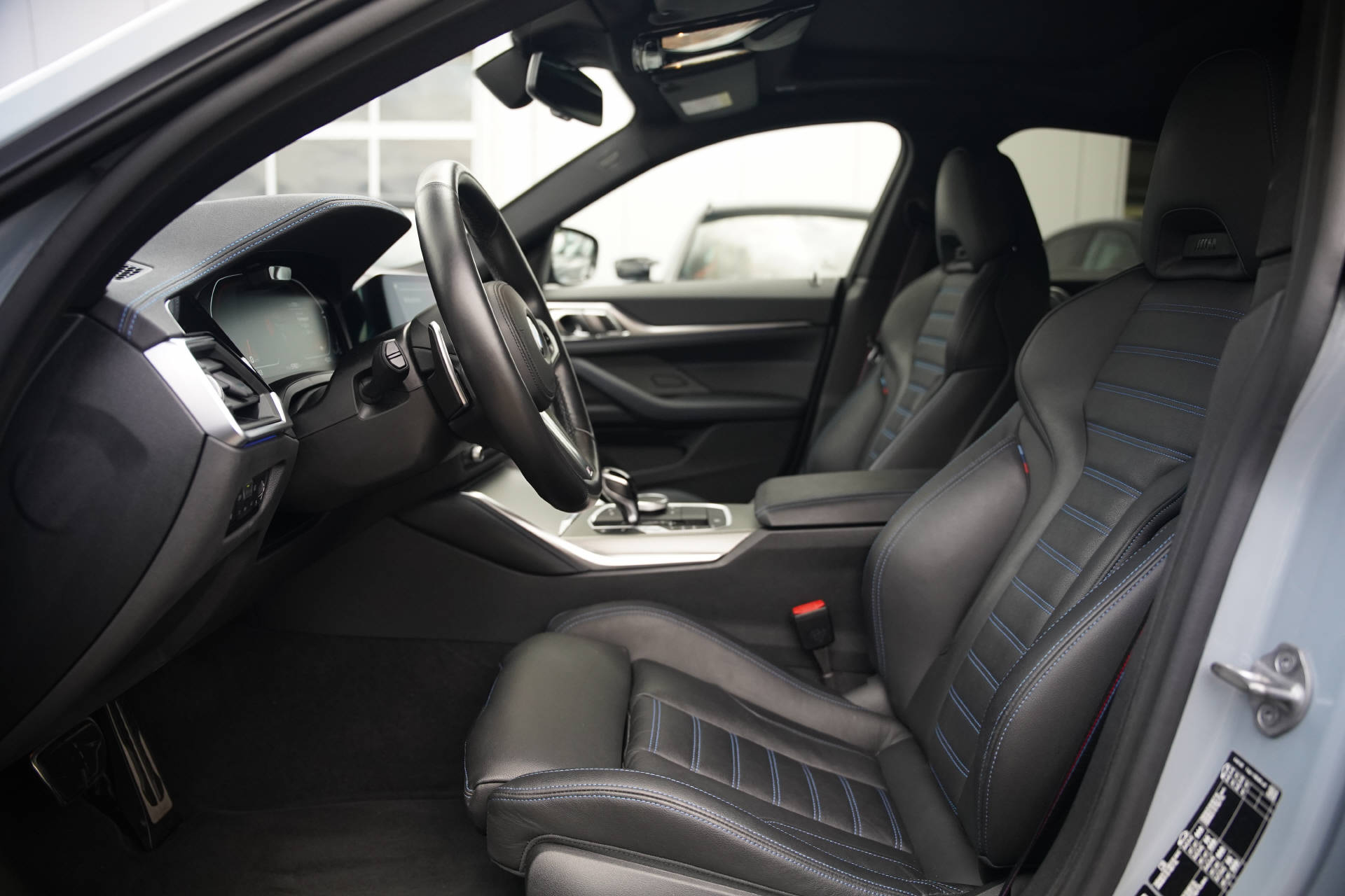 BMW M440i xDrive 48V Gran Coupé Steptronic-image-7