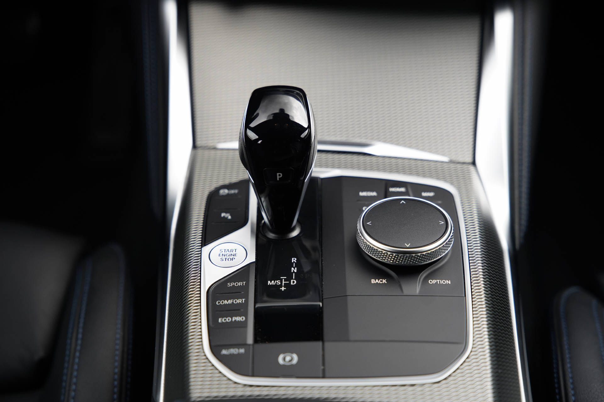 BMW M440i xDrive 48V Gran Coupé Steptronic-image-13