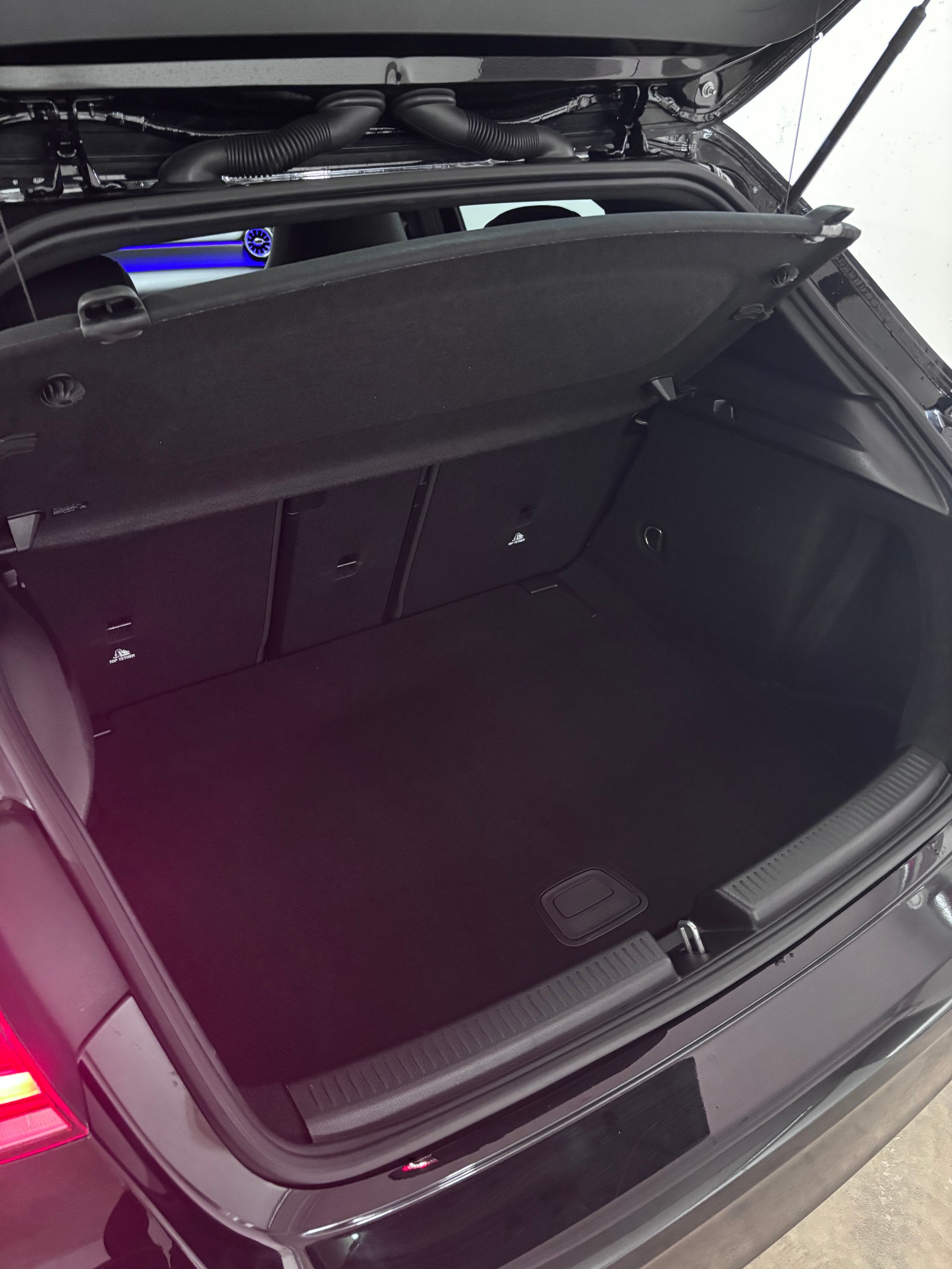 MERCEDES-BENZ A 200 d AMG Line-image-4