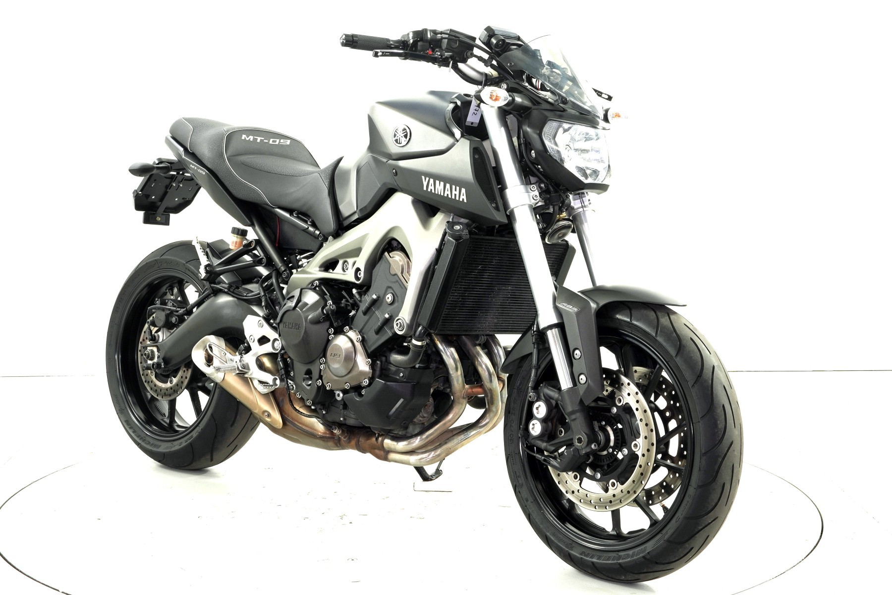 YAMAHA MT-09 ABS-showroom-element-1