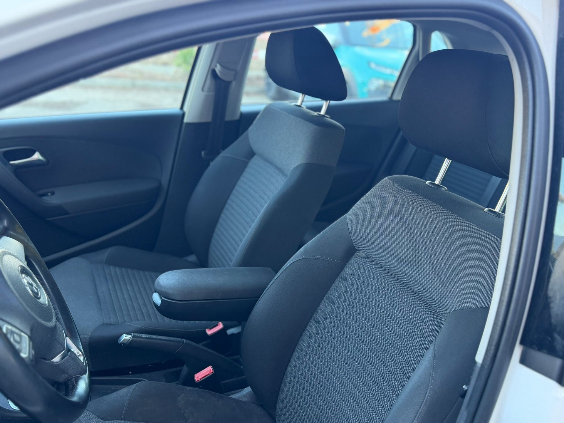 VW Polo 1.6 TDI Highline-image-10
