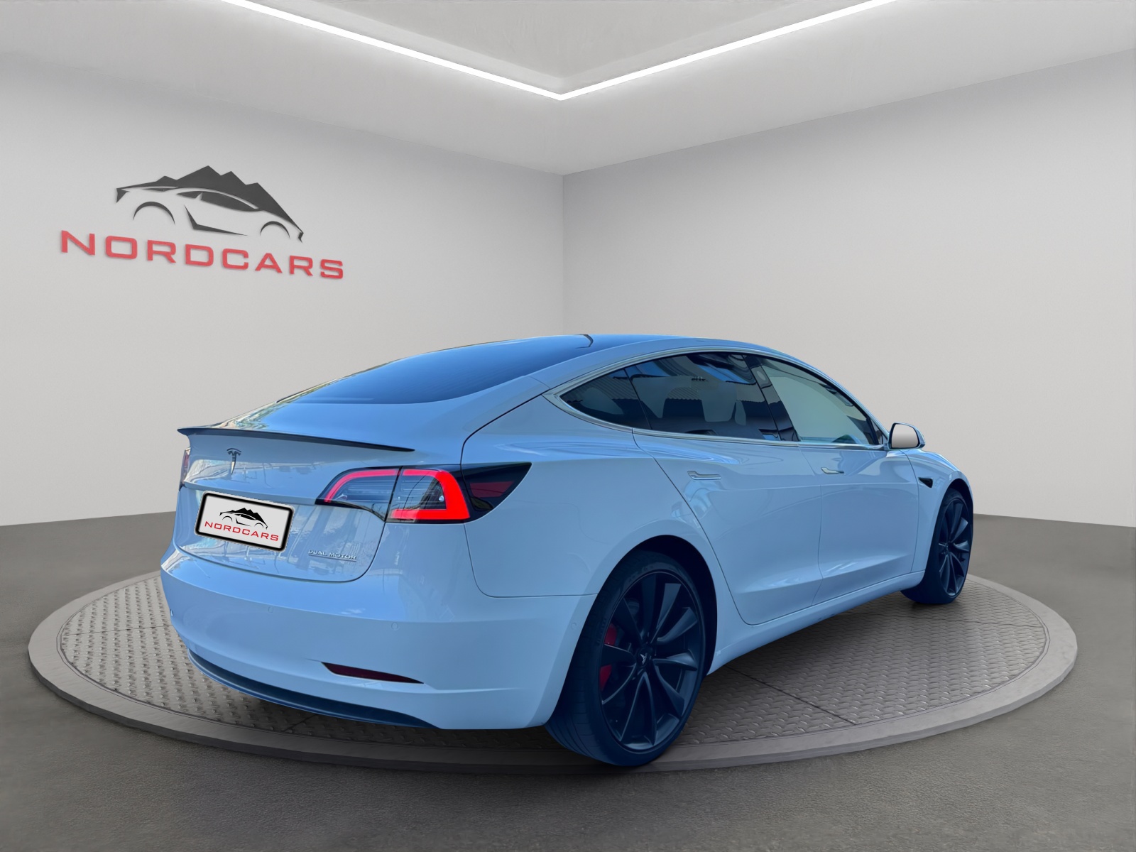 TESLA Model 3 Performance Dual Motor AWD-image-4
