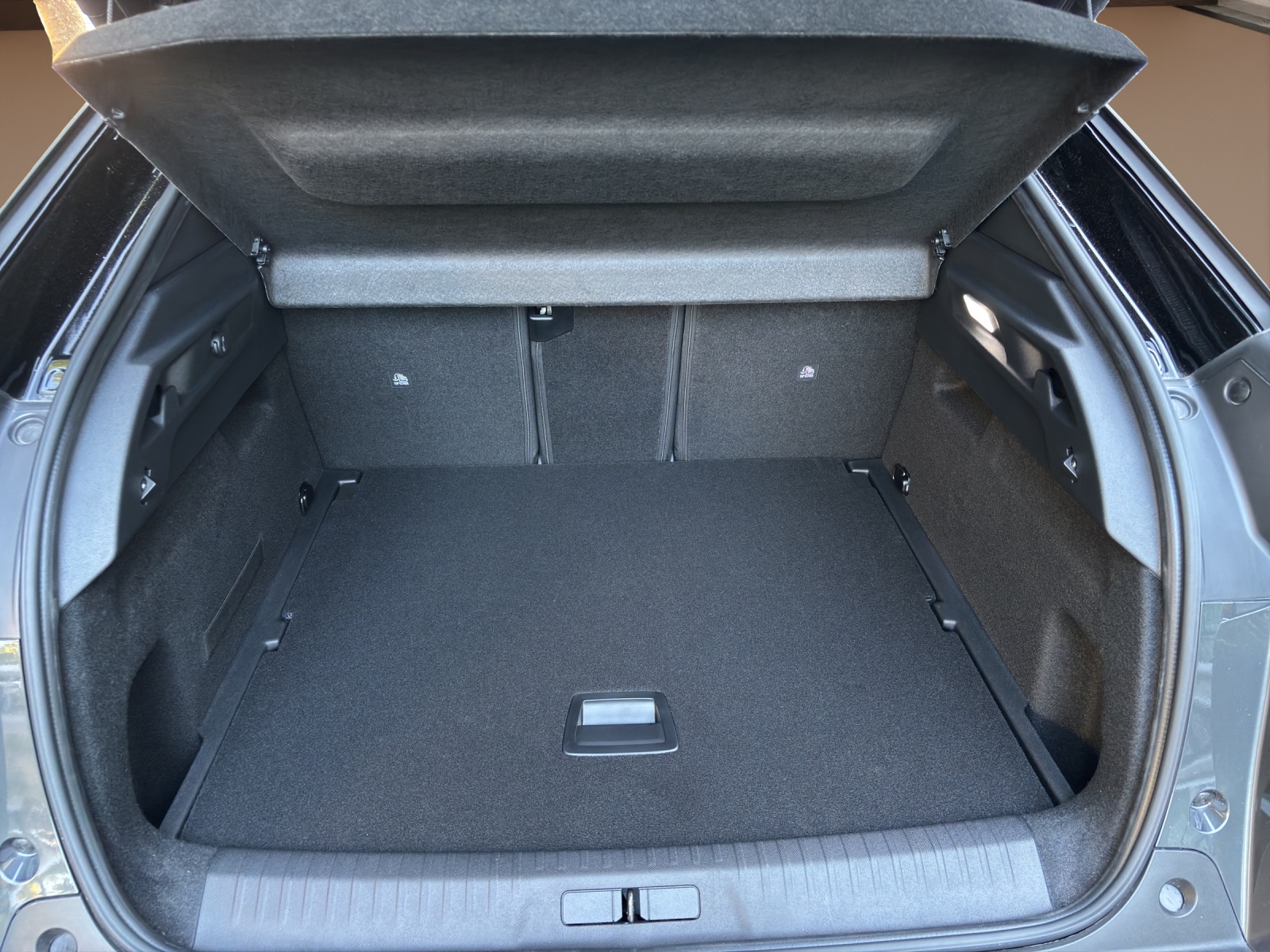 PEUGEOT 3008 GT Exclusive Hybrid 145-image-11