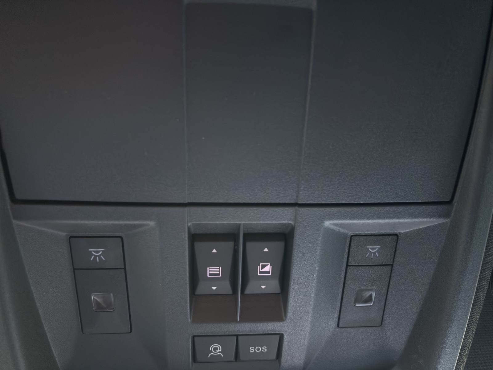 PEUGEOT 3008 GT Exclusive Hybrid 145-image-14