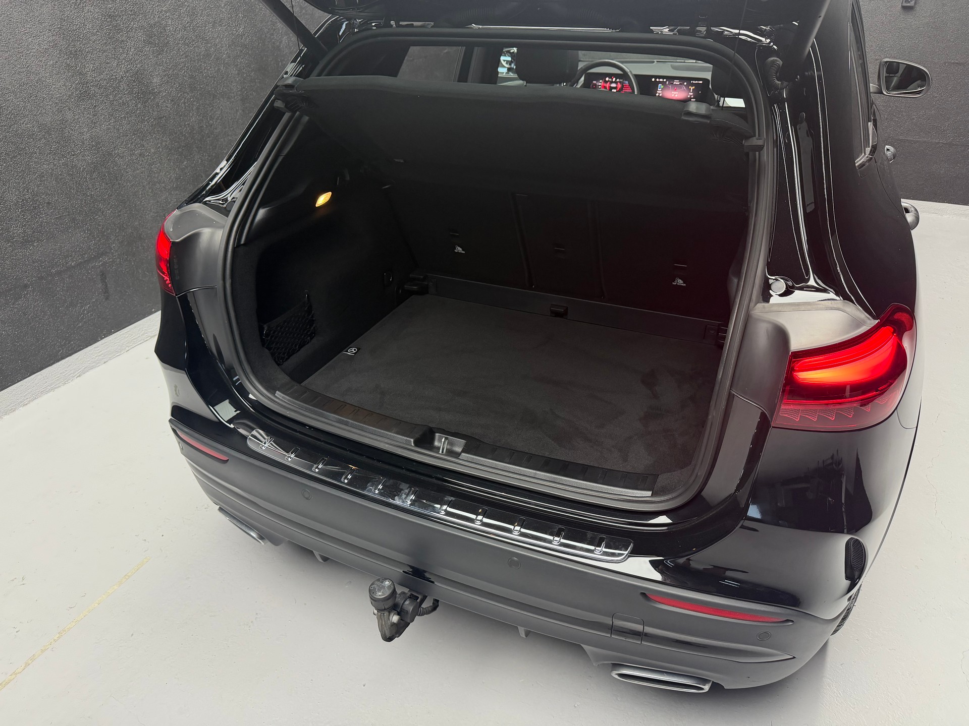 MERCEDES-BENZ GLA 250 4Matic 8G-DCT Swiss Star-image-12