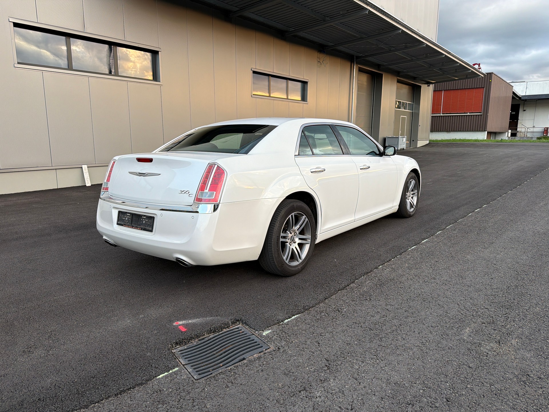 CHRYSLER 300C 5.7 HEMI V8 Signature Series-image-4