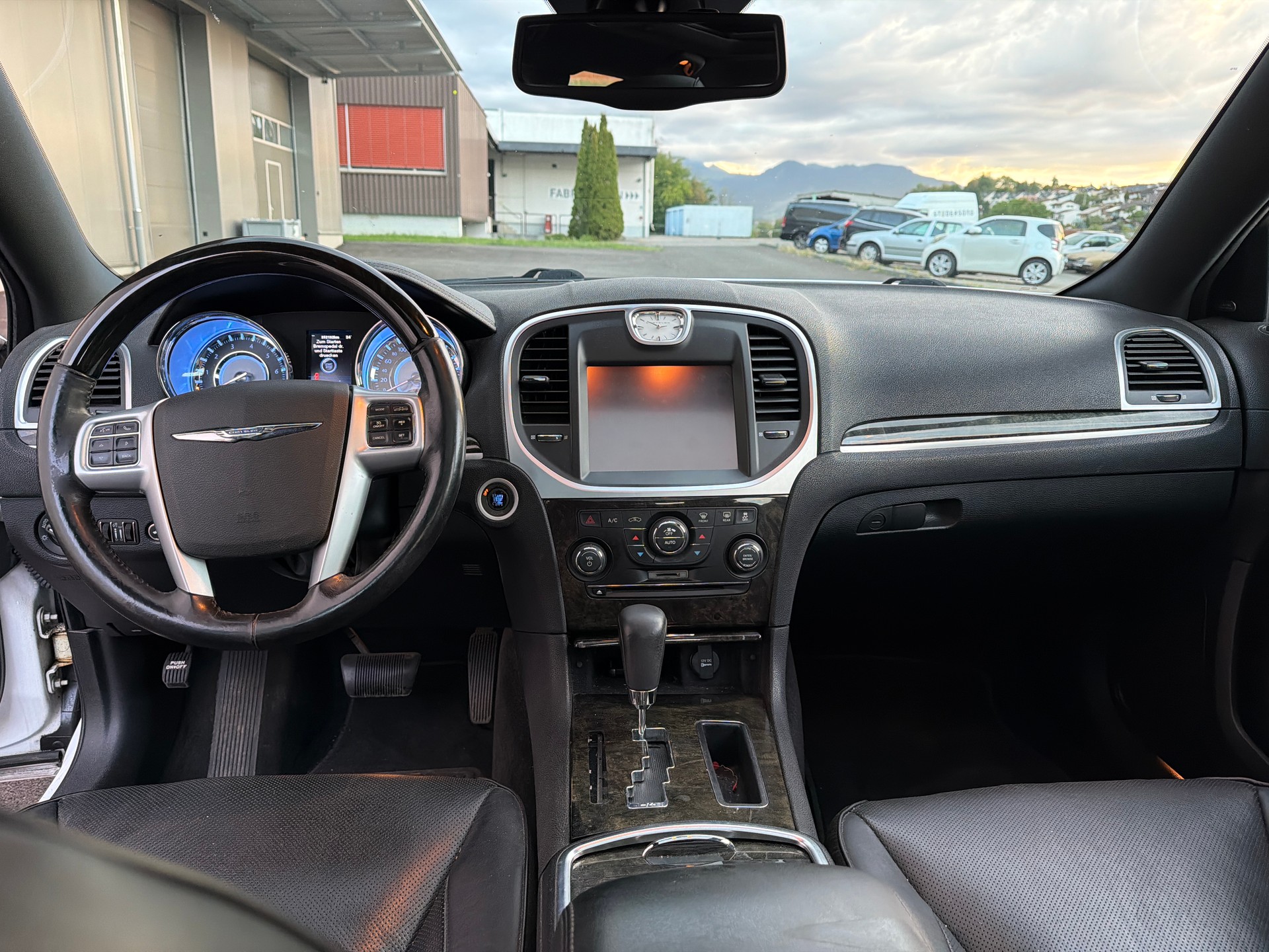 CHRYSLER 300C 5.7 HEMI V8 Signature Series-image-11