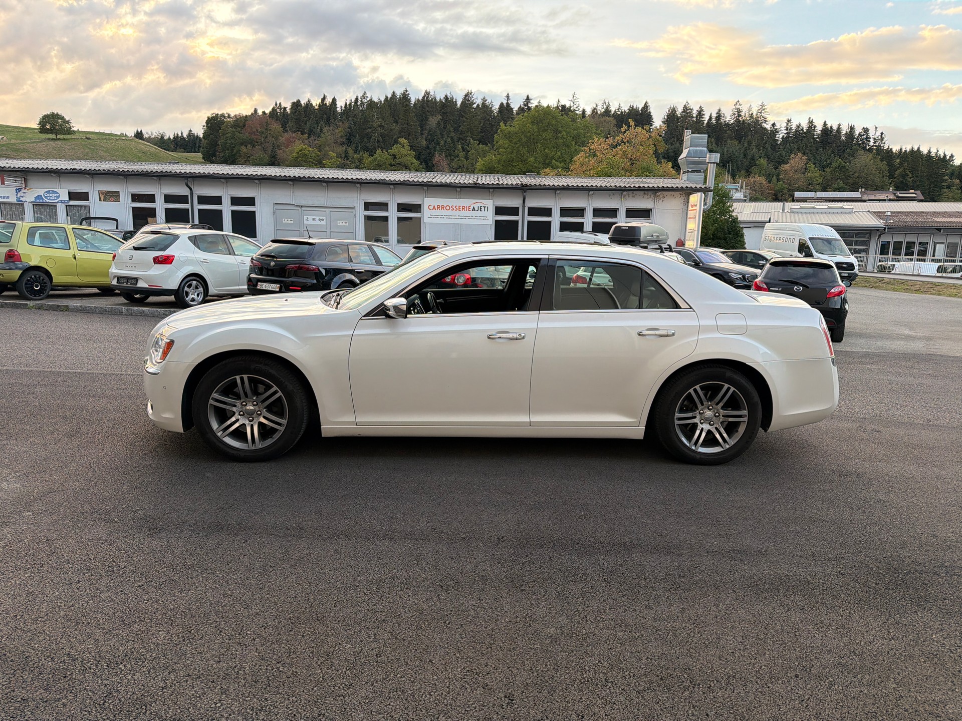 CHRYSLER 300C 5.7 HEMI V8 Signature Series-image-1