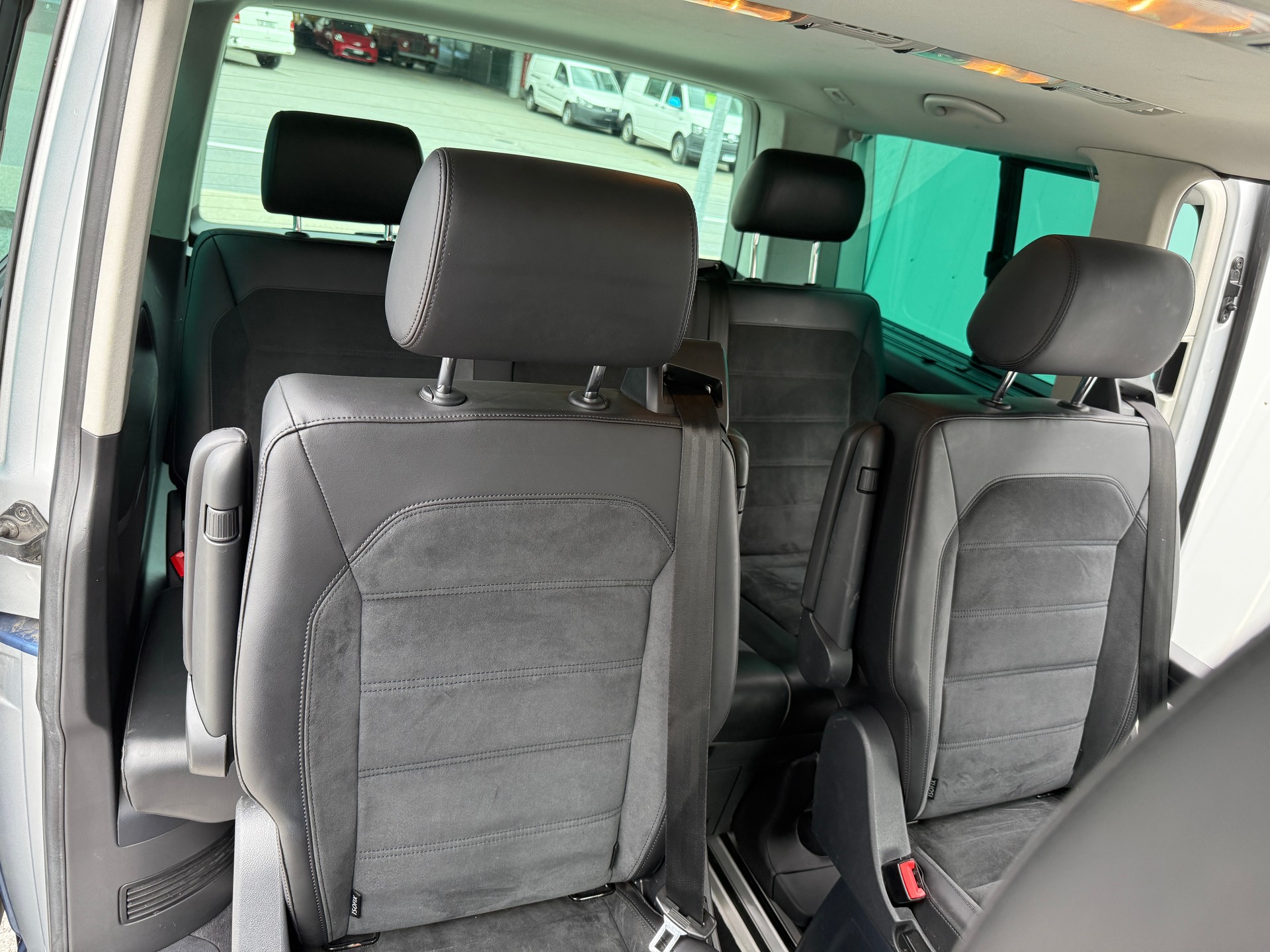 VW T6 Multivan 2.0 Bi-TDI Comfortline 4Motion DSG-image-16