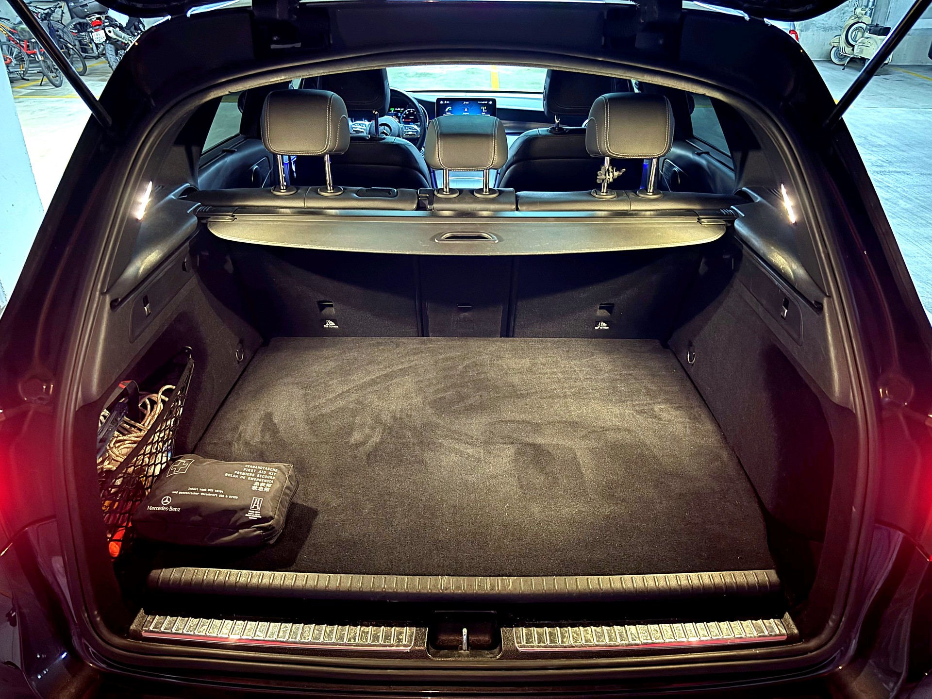 MERCEDES-BENZ GLC 300 e AMG Line 4m-image-6