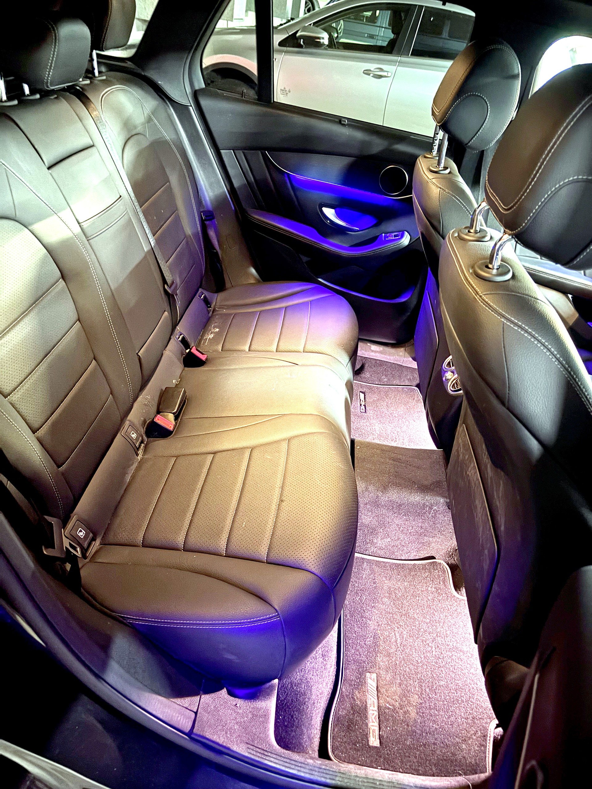 MERCEDES-BENZ GLC 300 e AMG Line 4m-image-5