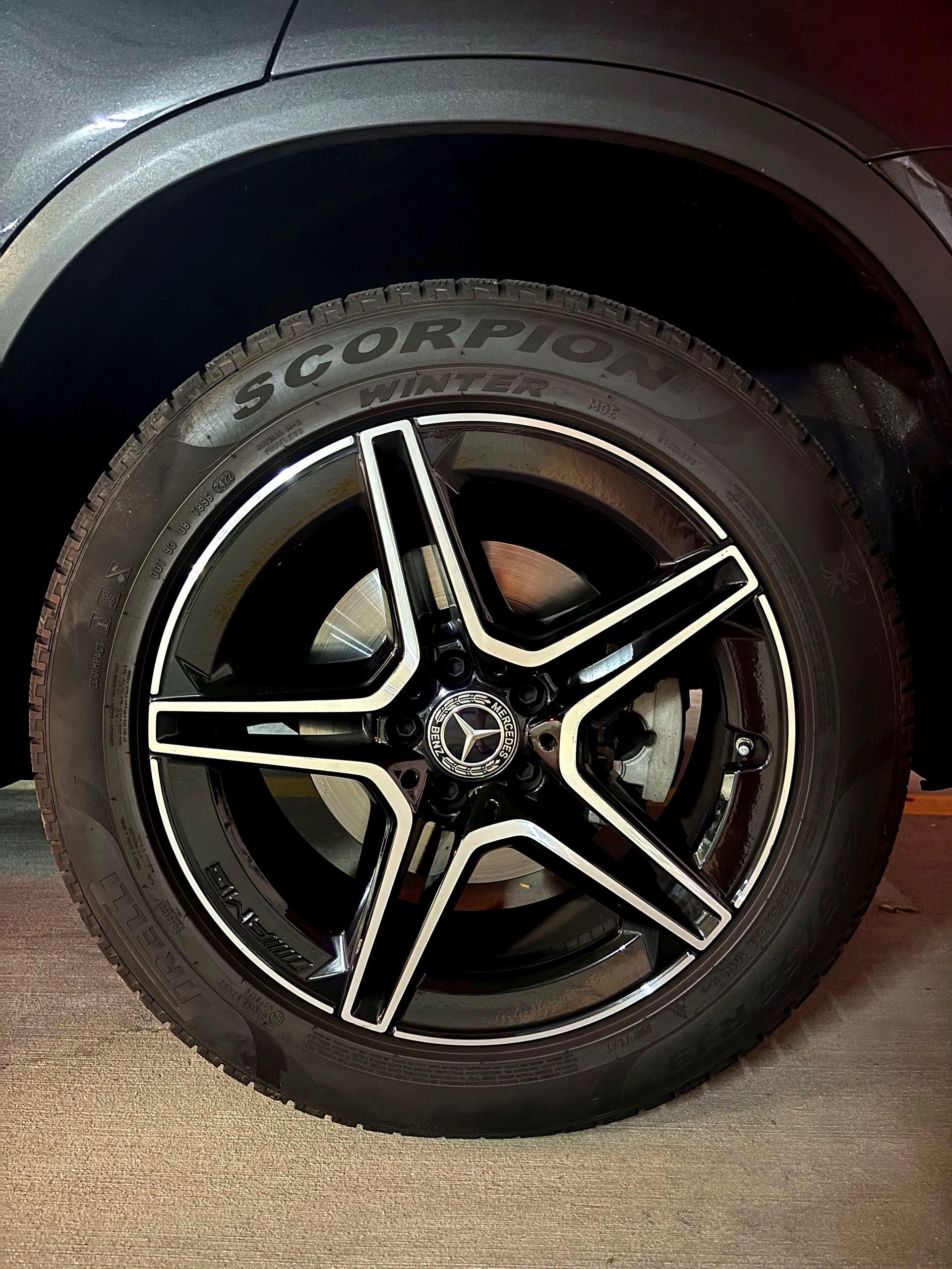 MERCEDES-BENZ GLC 300 e AMG Line 4m-image-9