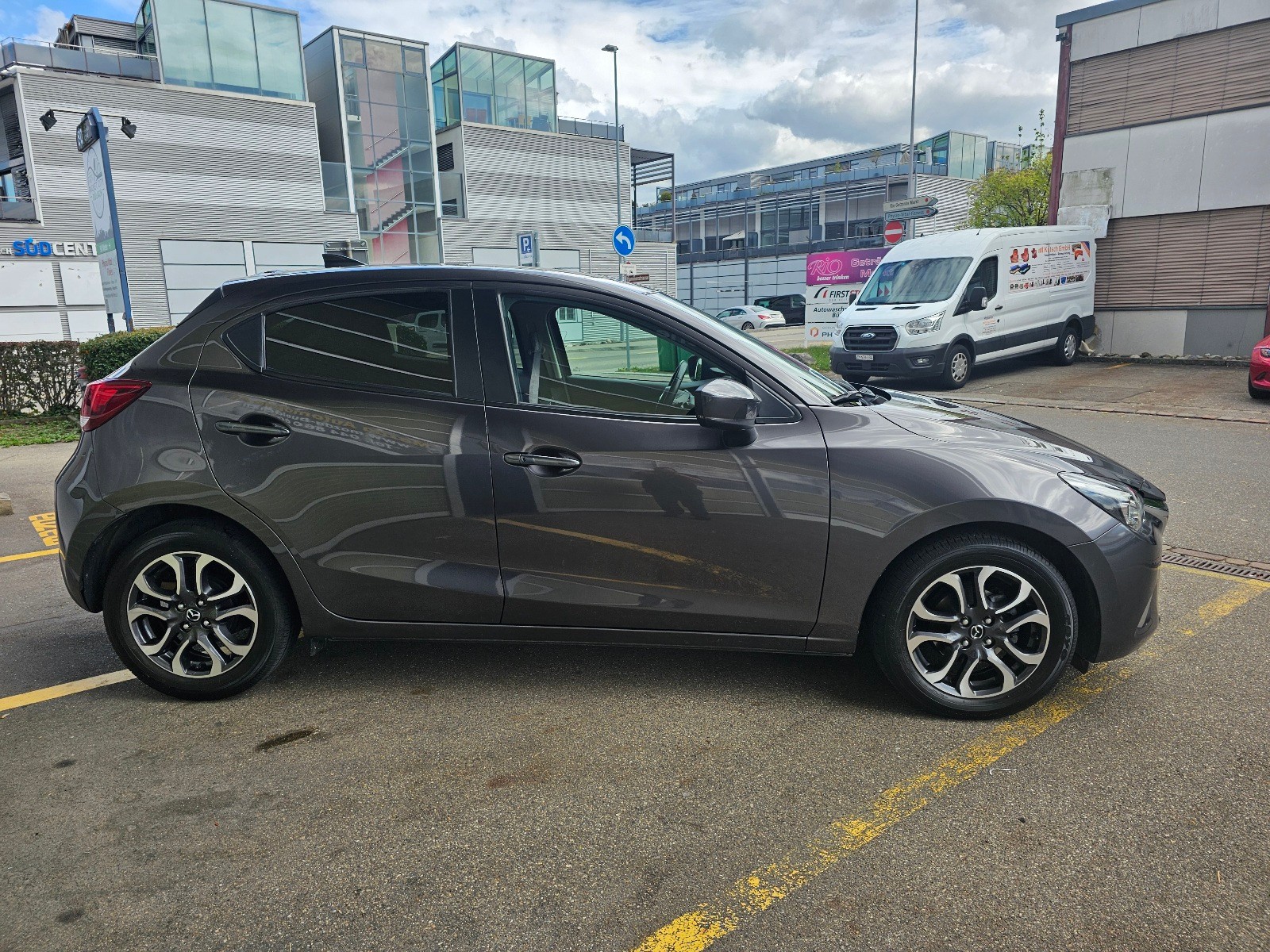 MAZDA 2 1.5 90 Revolution-image-5