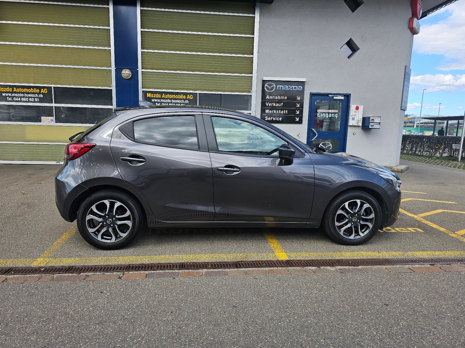 MAZDA 2 1.5 90 Revolution-image-3