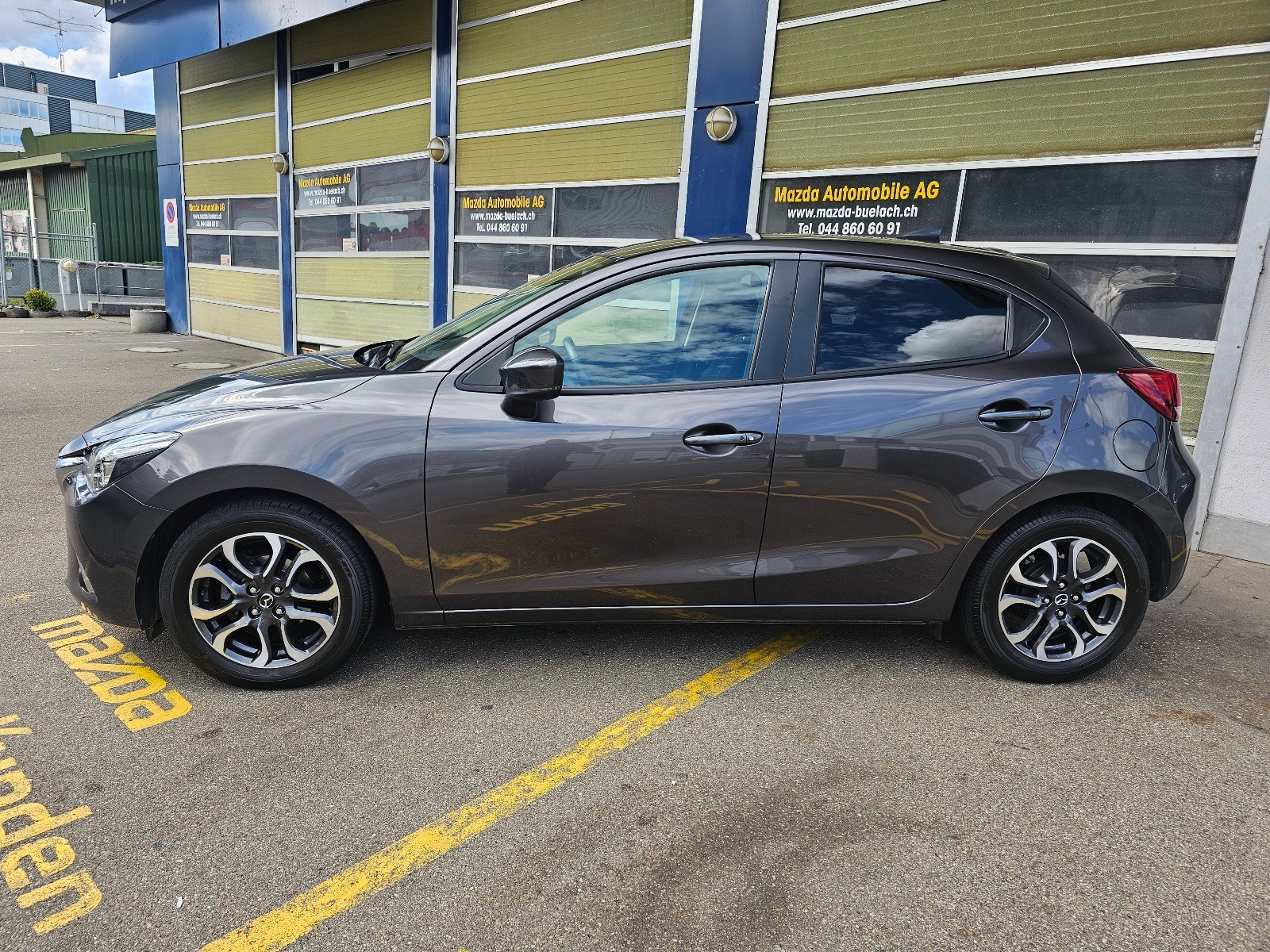 MAZDA 2 1.5 90 Revolution-image-4