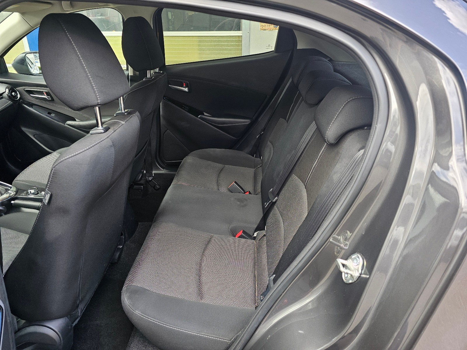 MAZDA 2 1.5 90 Revolution-image-12