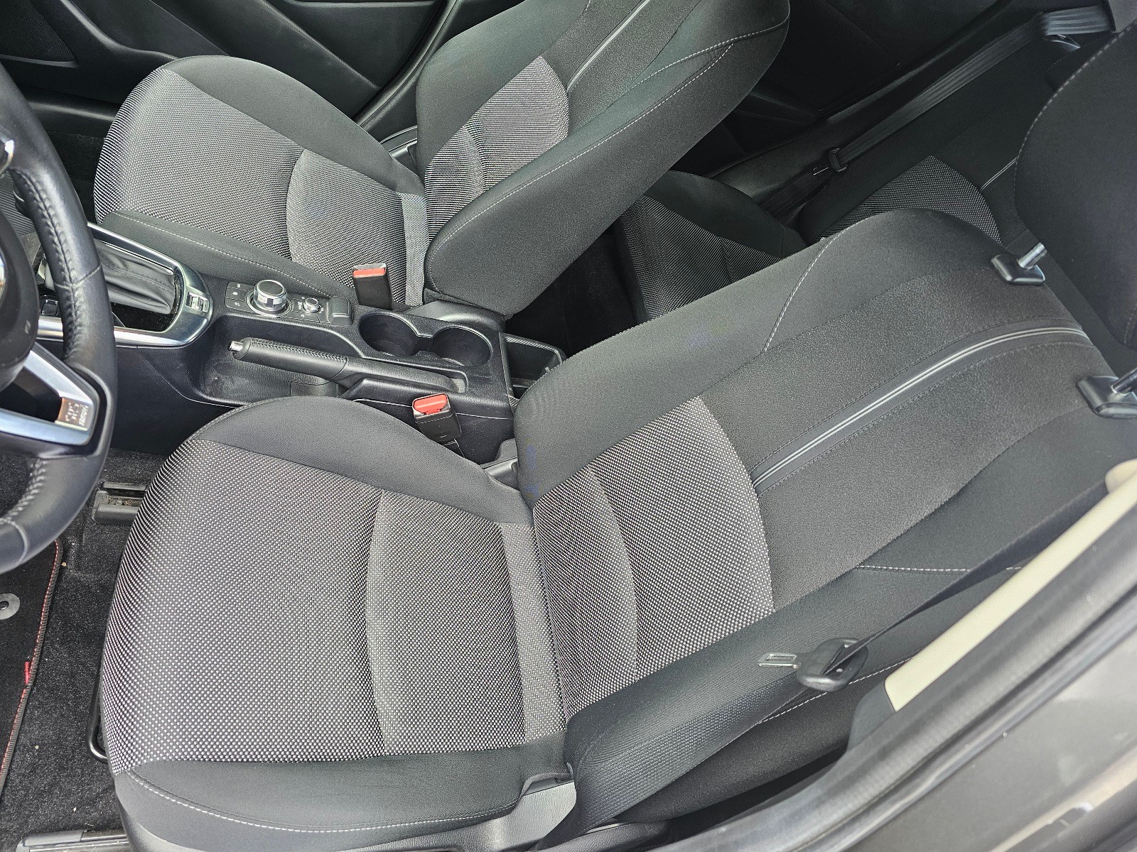 MAZDA 2 1.5 90 Revolution-image-11