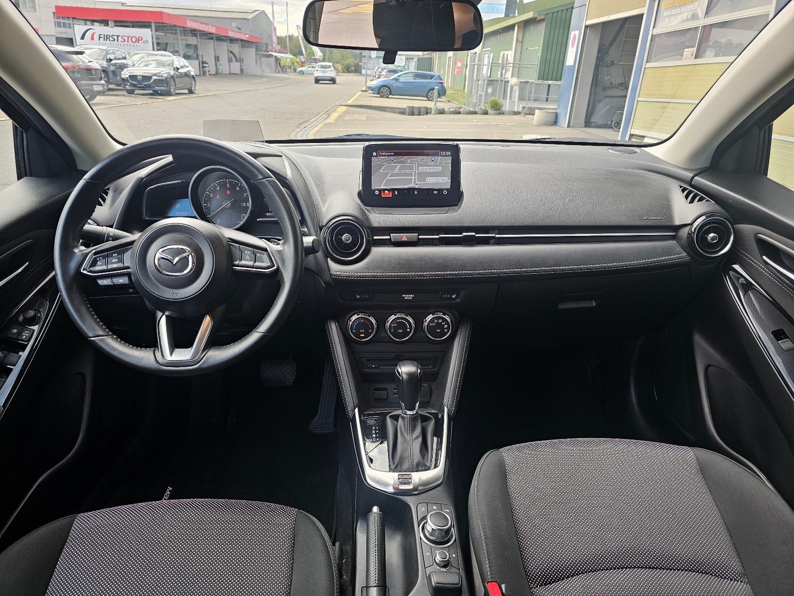 MAZDA 2 1.5 90 Revolution-image-10