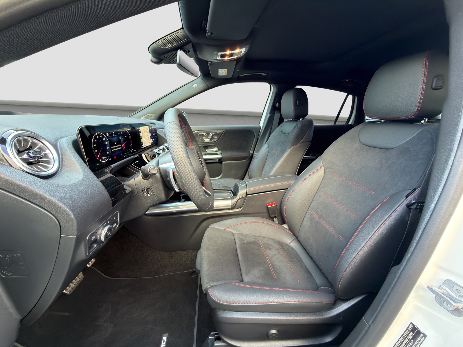 MERCEDES-BENZ GLA 250 4Matic 8G-DCT Swiss Star - AMG Line Premium Plus - AHK - Head-up - Panoramadach-image-5