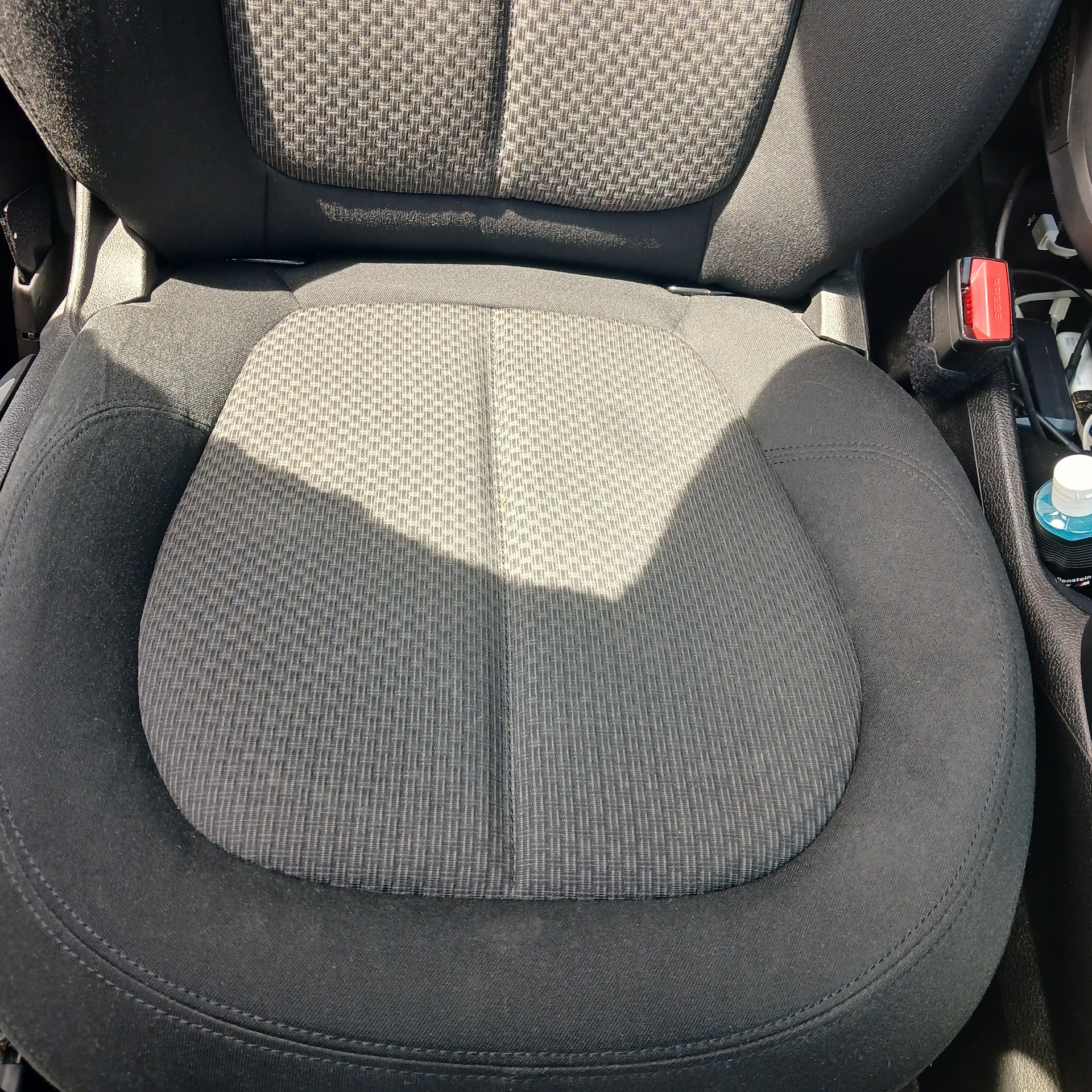BMW 216d-image-16