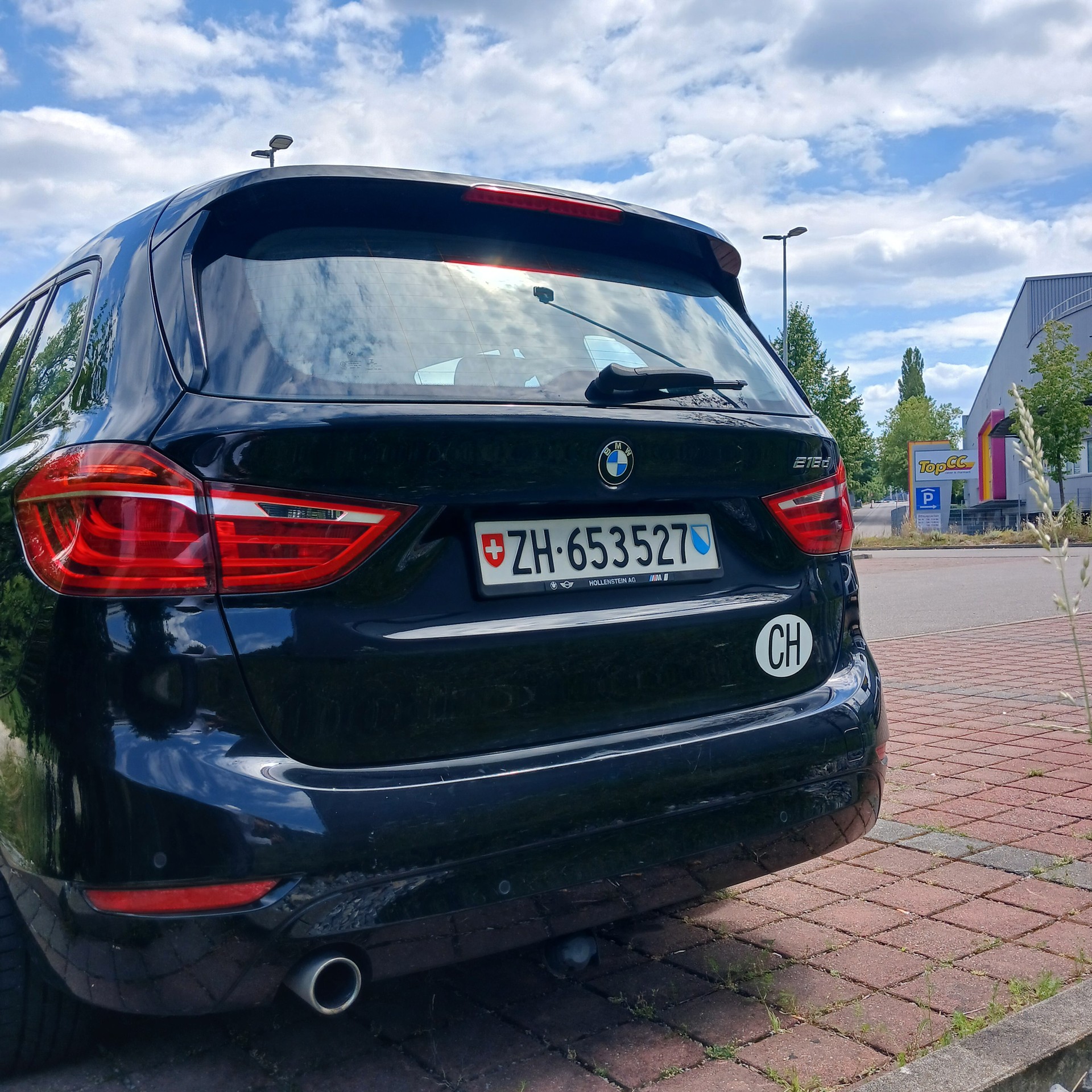 BMW 216d-image-2