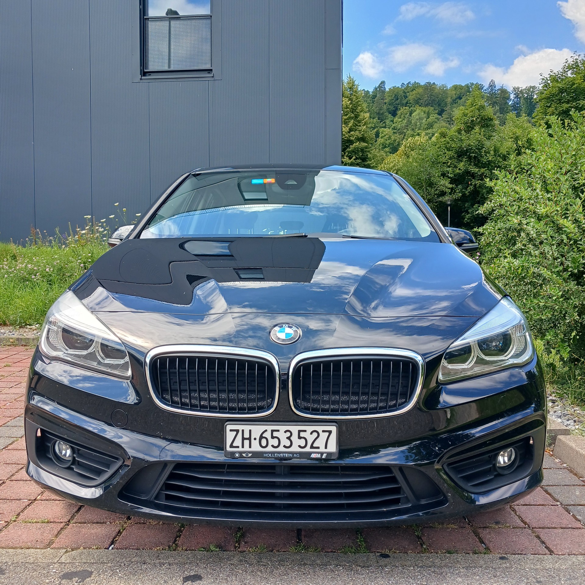 BMW 216d-image-0
