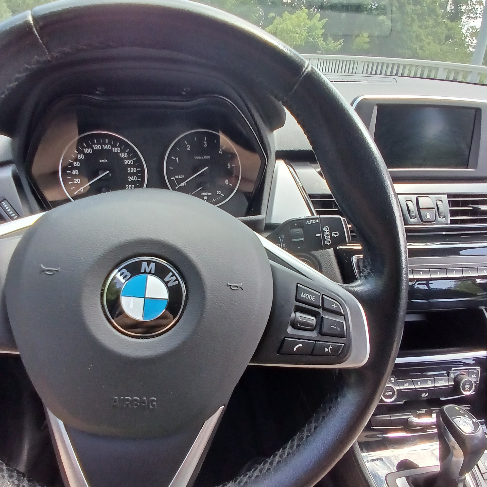 BMW 216d-image-19