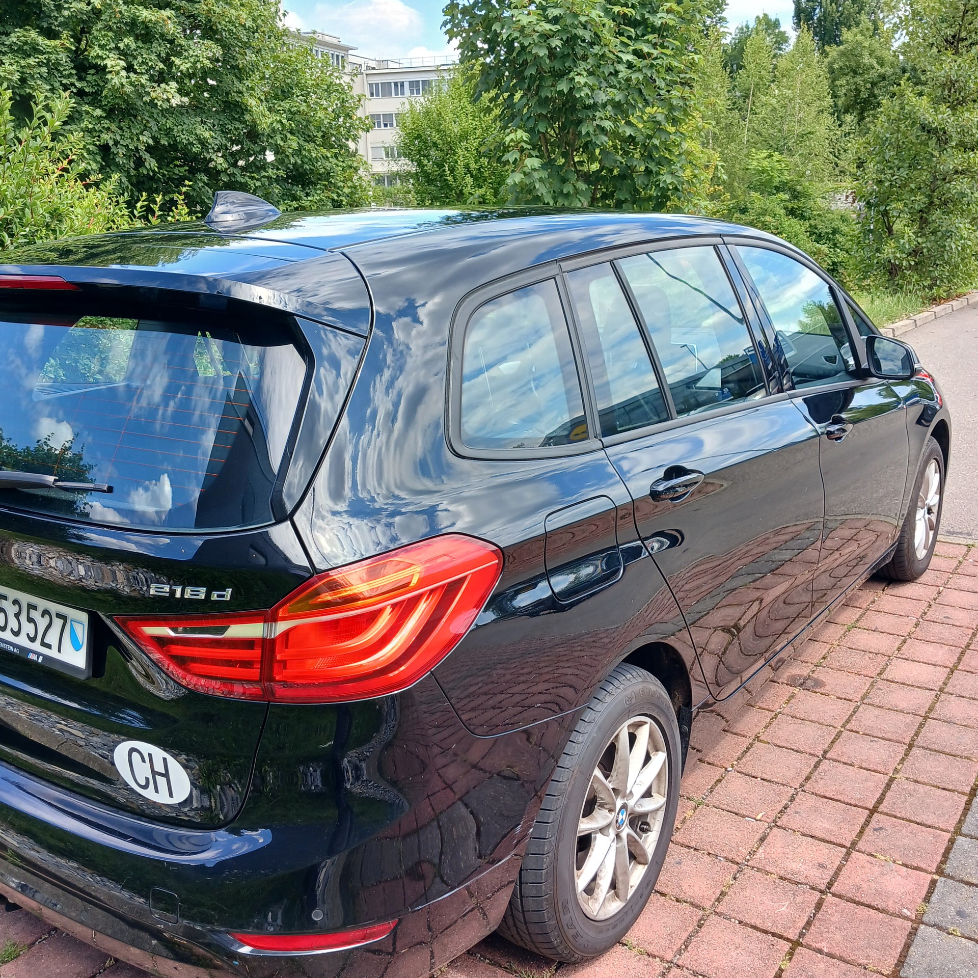 BMW 216d-image-3