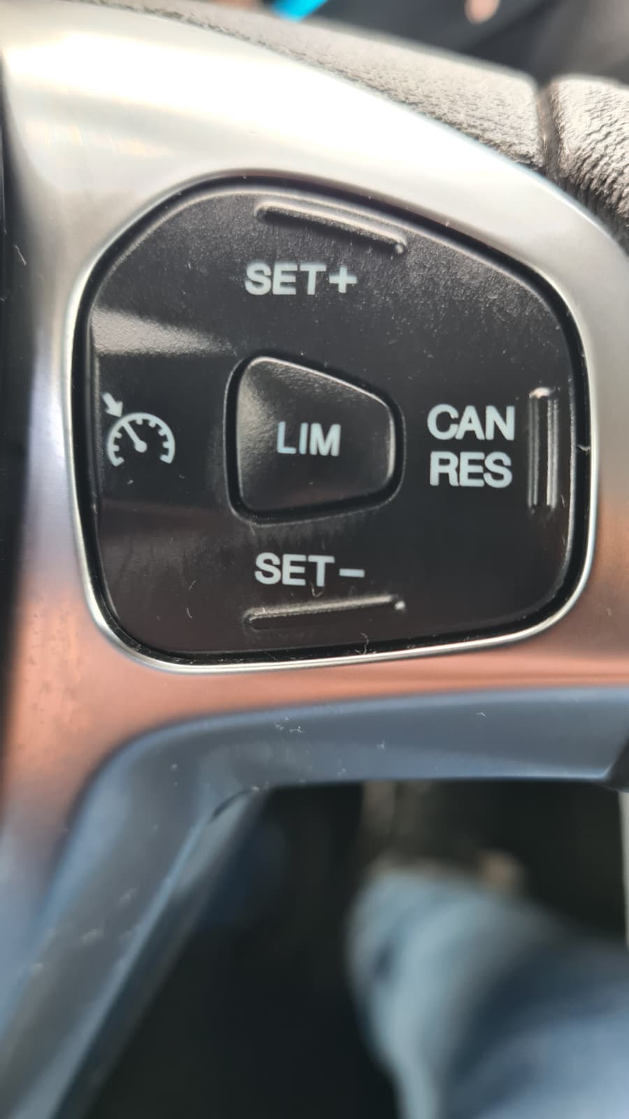 FORD Tourneo Courier 1.0 SCTi Trend ** Sitzheizung ** Parkhilfe ** Klimaanlage ** Frisch Ab MFK & Service **-image-10