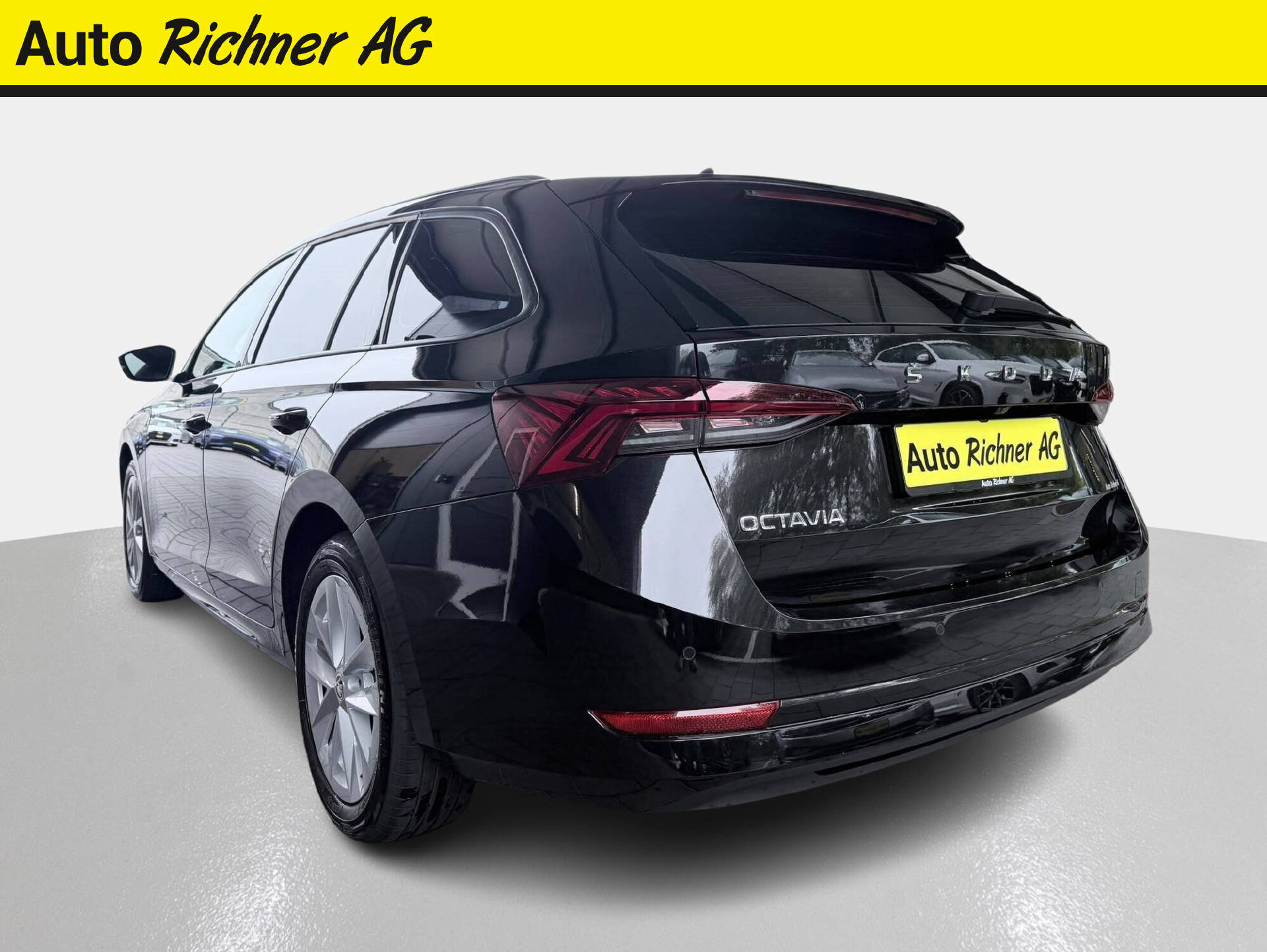 SKODA Octavia Combi 2.0 TDI 150 Style DSG-image-4