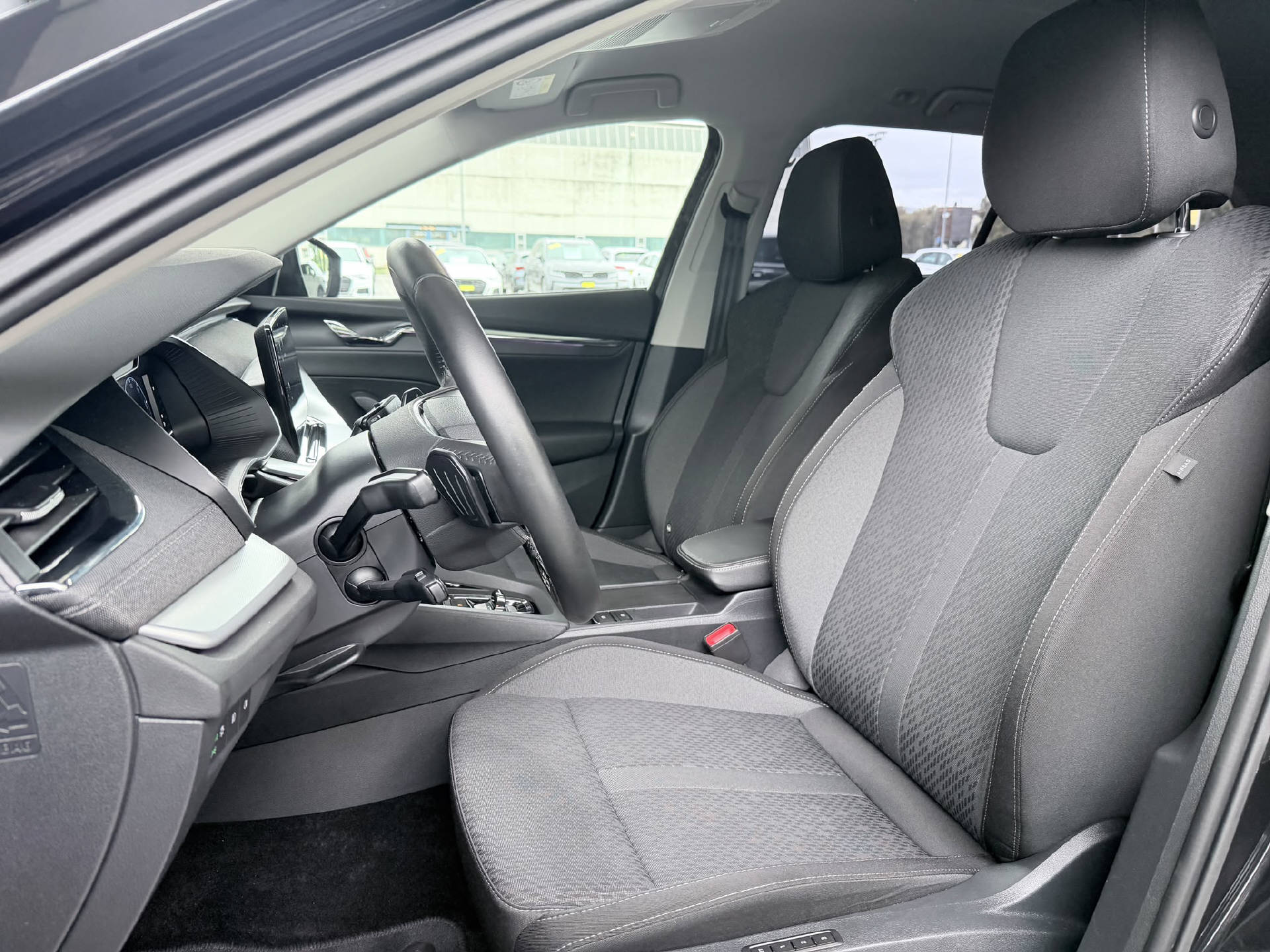 SKODA Octavia Combi 2.0 TDI 150 Style DSG-image-5