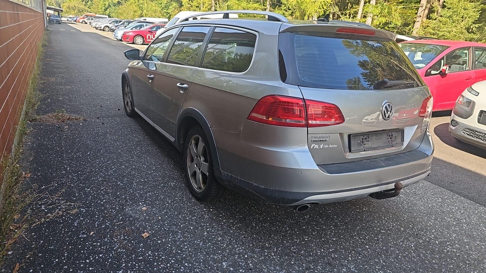 VW Passat Alltrack 2.0 TSI 4Motion DSG-image-2