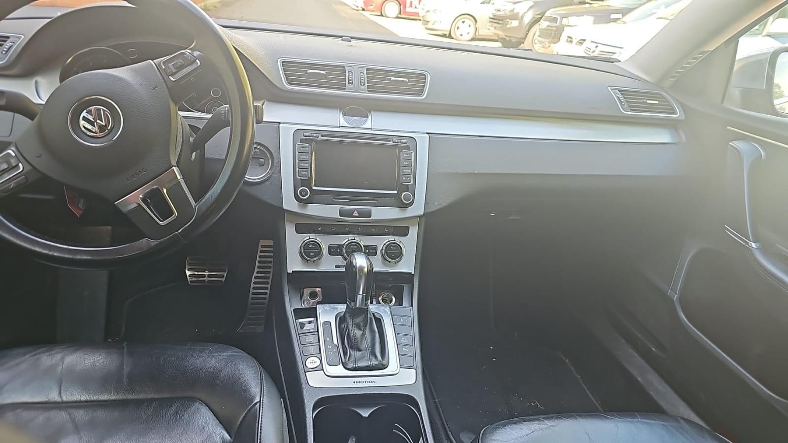 VW Passat Alltrack 2.0 TSI 4Motion DSG-image-6