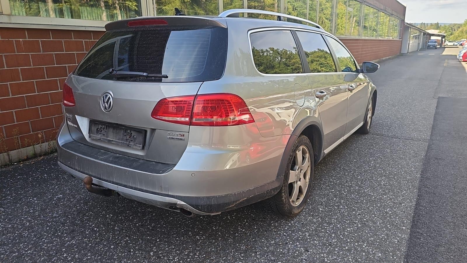 VW Passat Alltrack 2.0 TSI 4Motion DSG-image-1