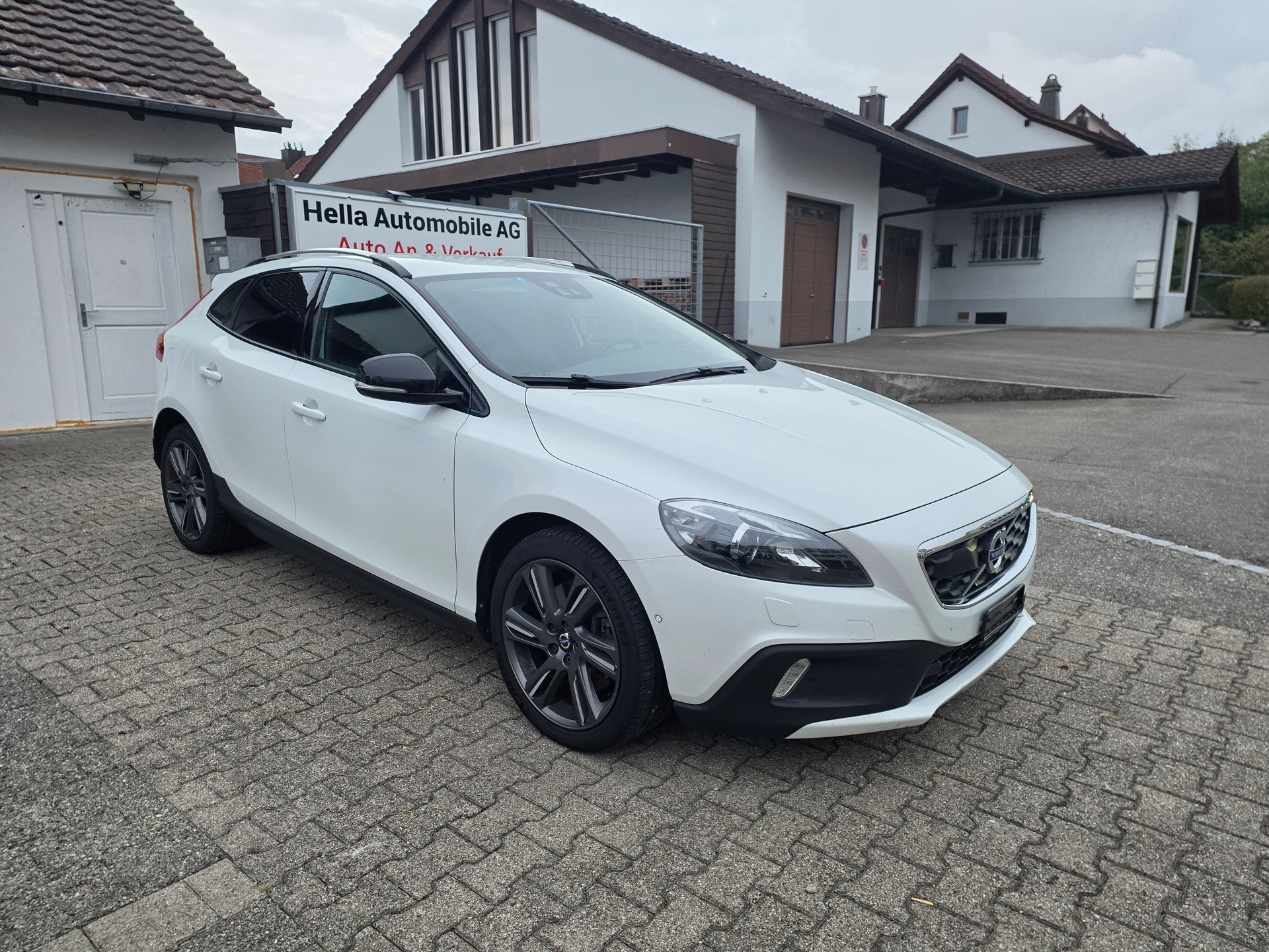 VOLVO V40 Cross Country T5 AWD Summum Geartronic-image-0