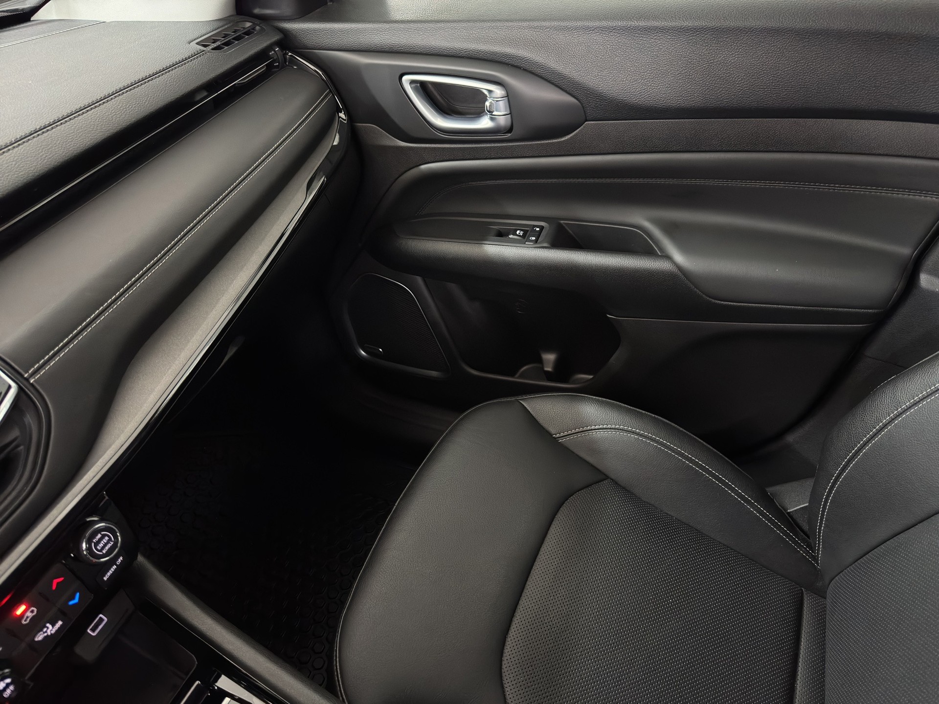 JEEP Compass 4x2 1.5 T MHEV Limited S "AHK-Leder-360°-Alpine Audio-19"Alu"-image-16