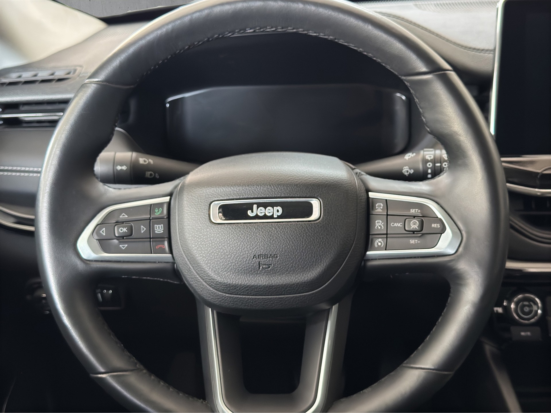 JEEP Compass 4x2 1.5 T MHEV Limited S "AHK-Leder-360°-Alpine Audio-19"Alu"-image-13