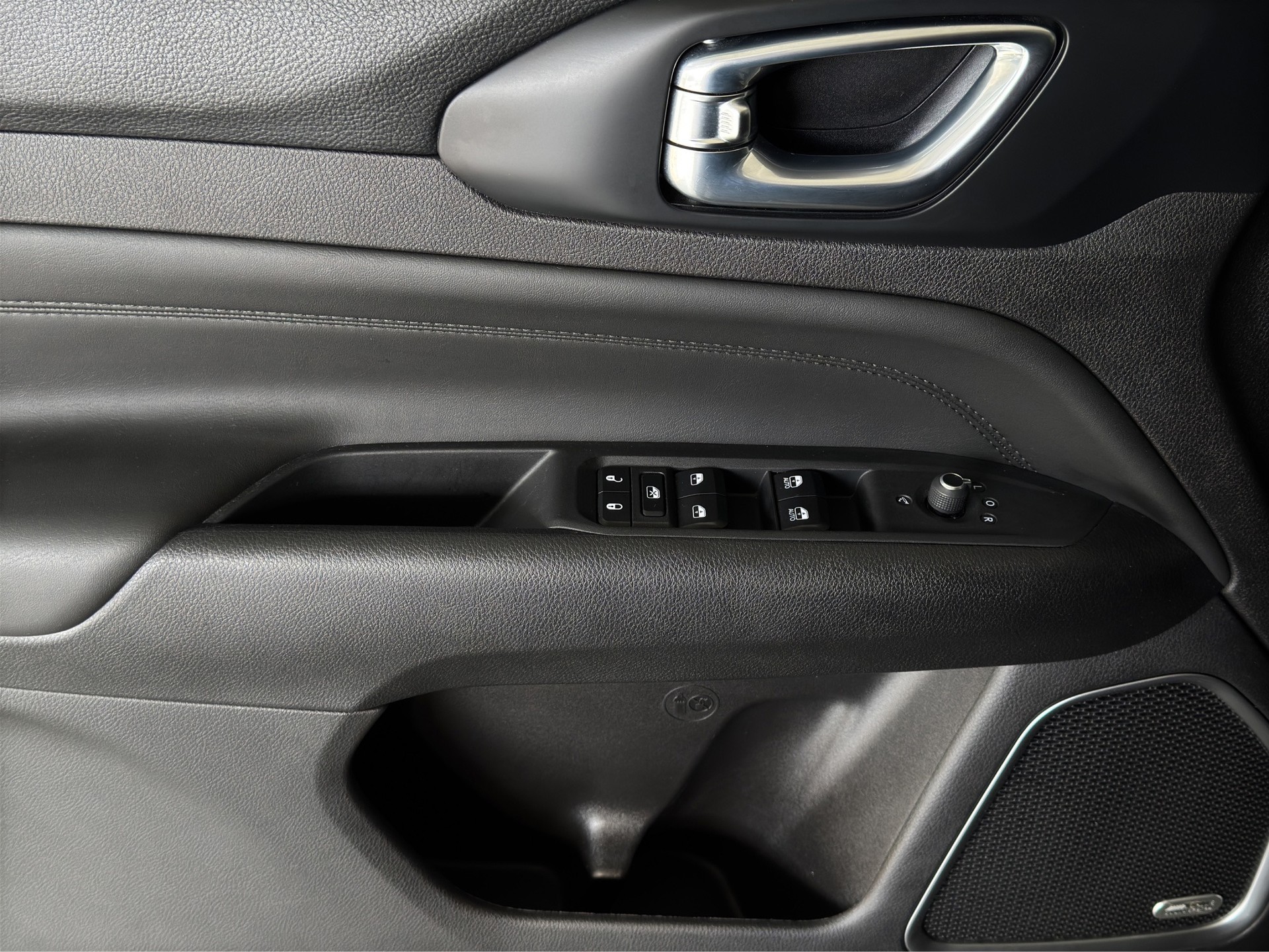 JEEP Compass 4x2 1.5 T MHEV Limited S "AHK-Leder-360°-Alpine Audio-19"Alu"-image-8