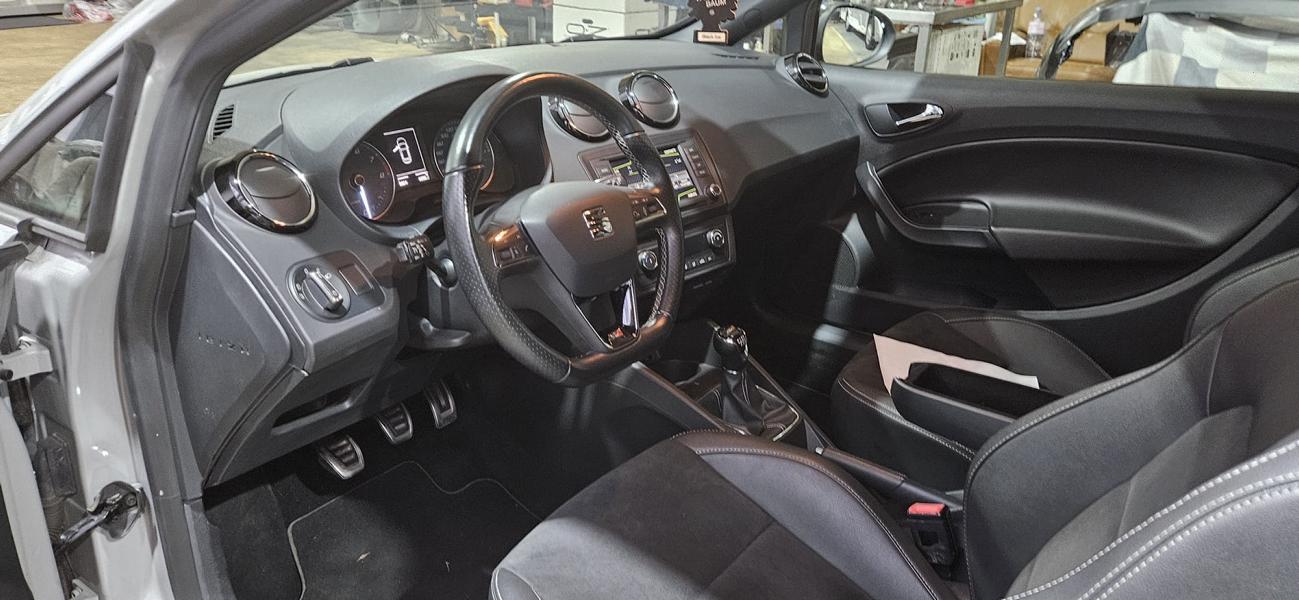 SEAT Ibiza SC 1.8 TSI Cupra-image-8