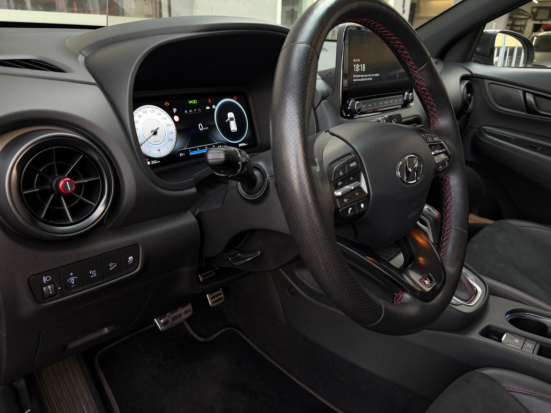 HYUNDAI Kona 1.6 T-GDi N Line 4WD DCT*Voll Austattung*Werksgarantie*TOP Gepflegt*-image-10
