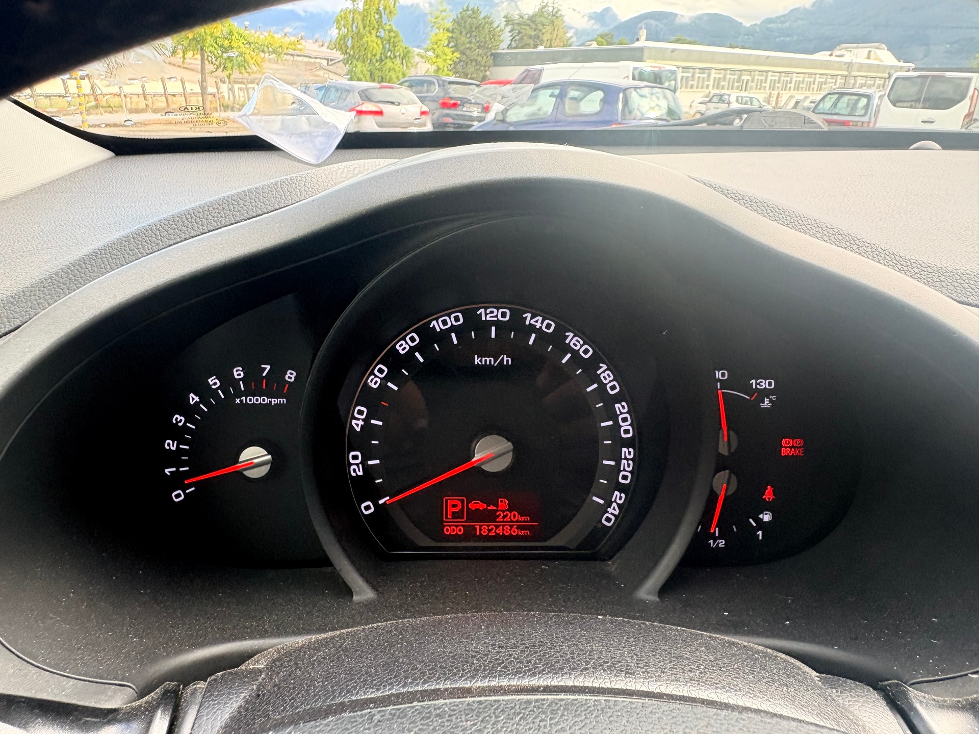 KIA Sportage 2.0 Style 4WD Automatic-image-10
