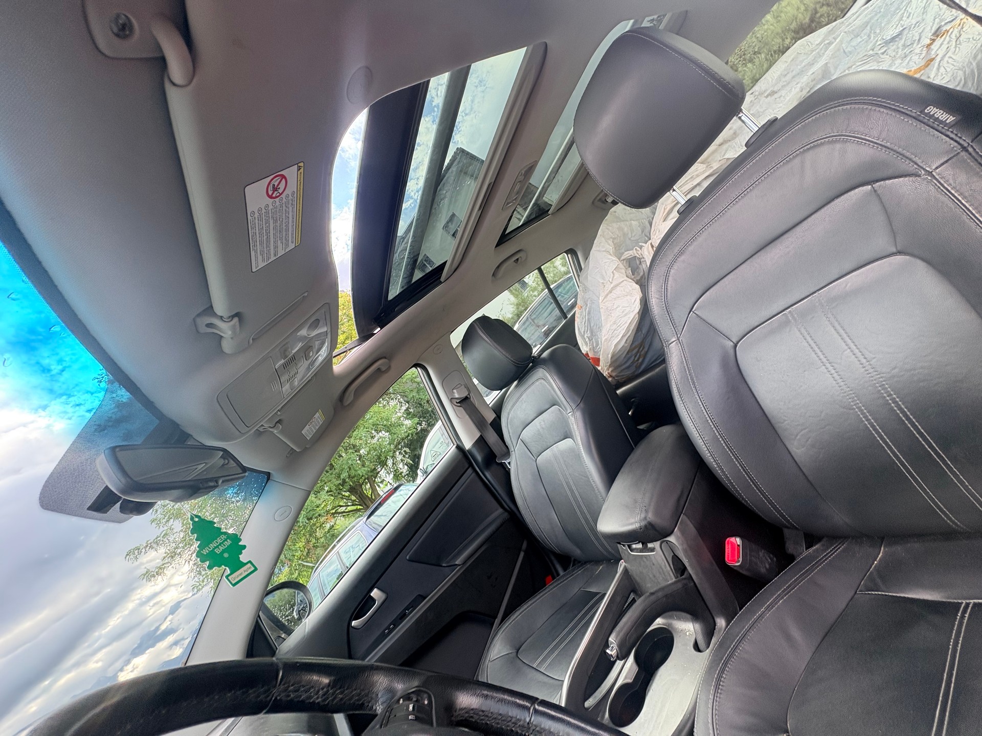 KIA Sportage 2.0 Style 4WD Automatic-image-6