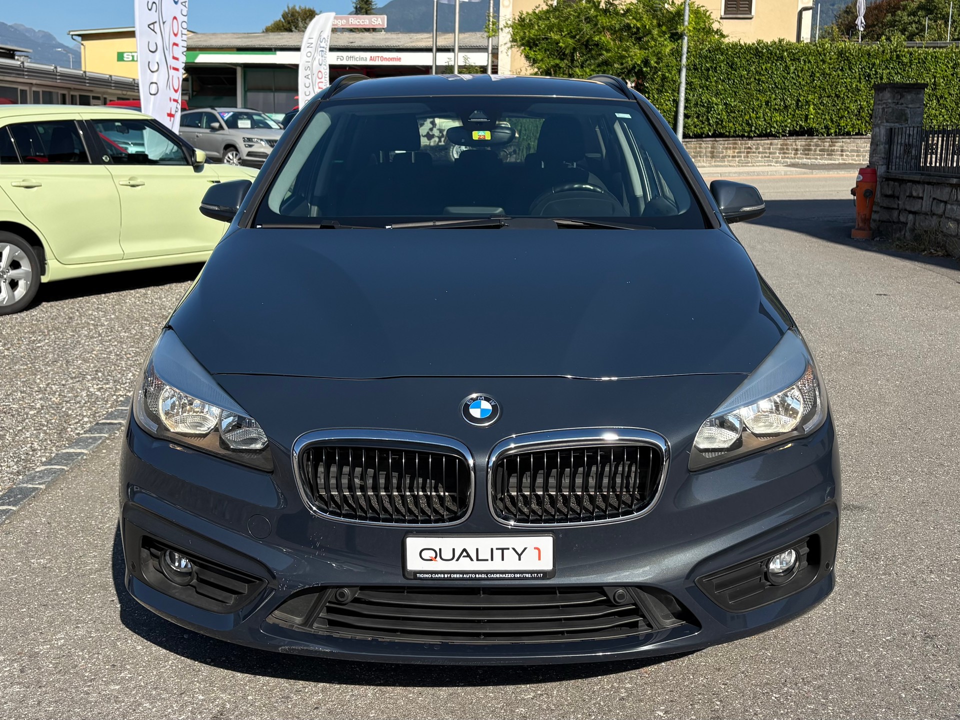 BMW 218i Active Tourer-image-4