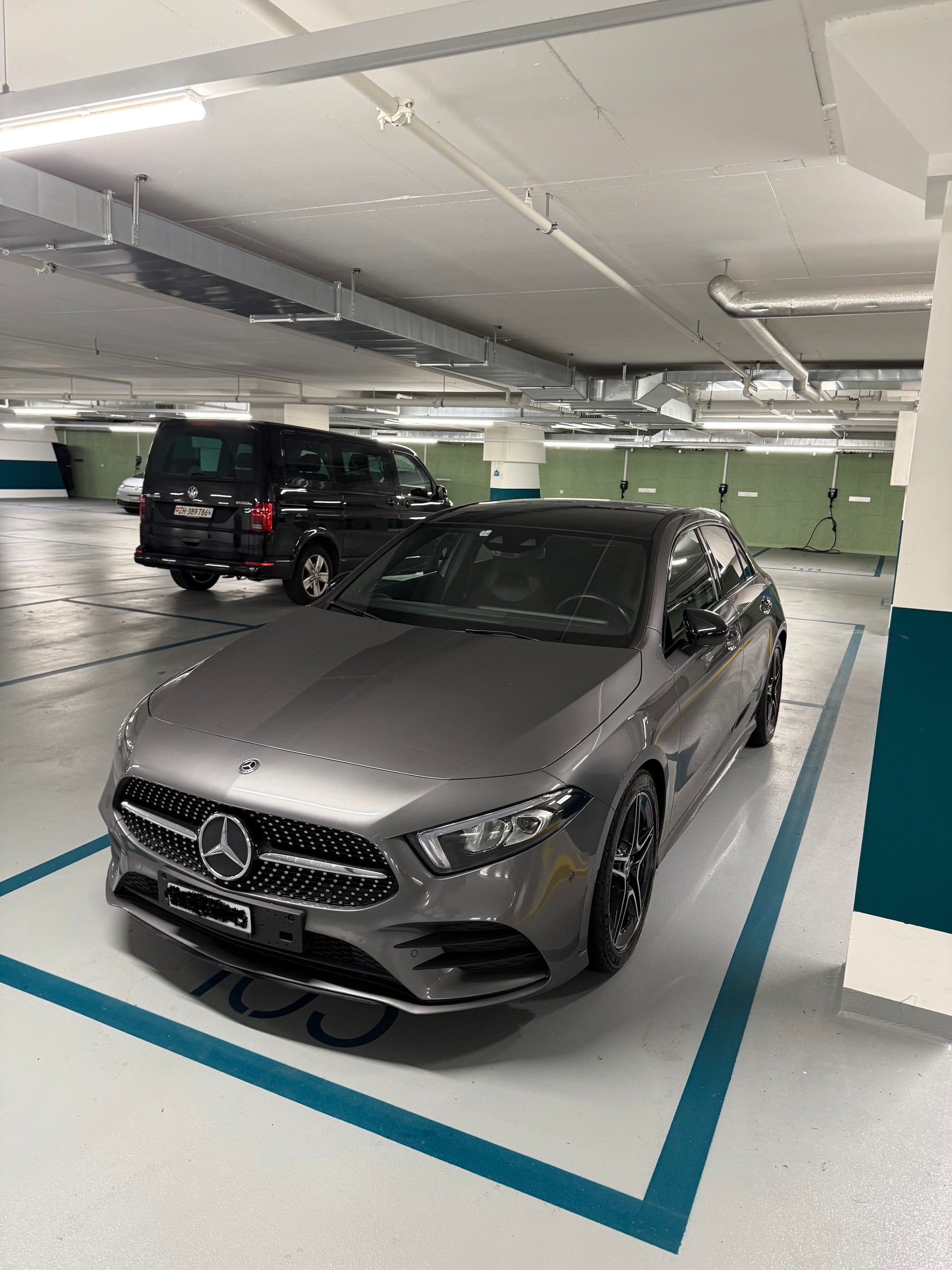 MERCEDES-BENZ A 200 AMG Line-image-0