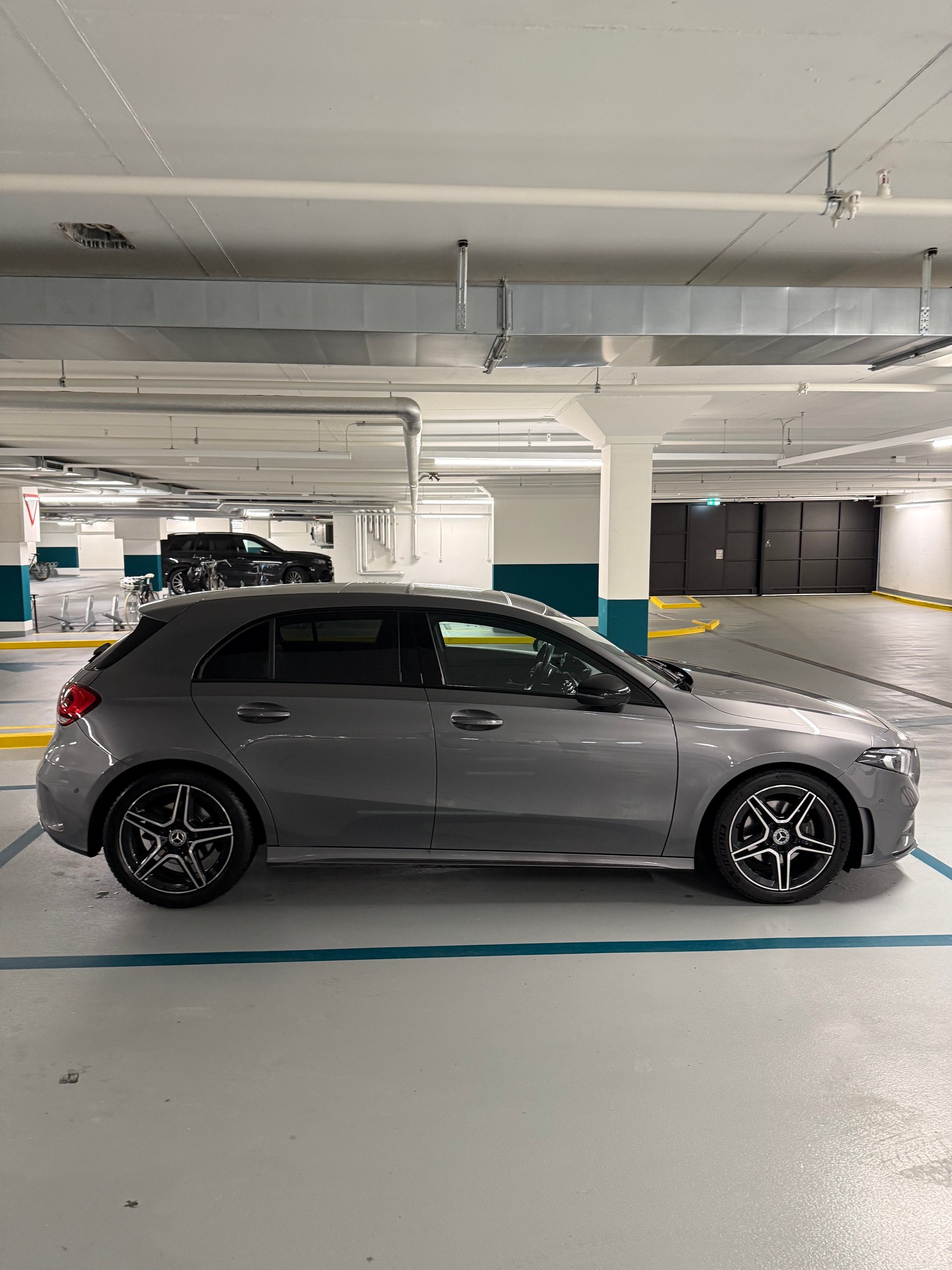 MERCEDES-BENZ A 200 AMG Line-image-2